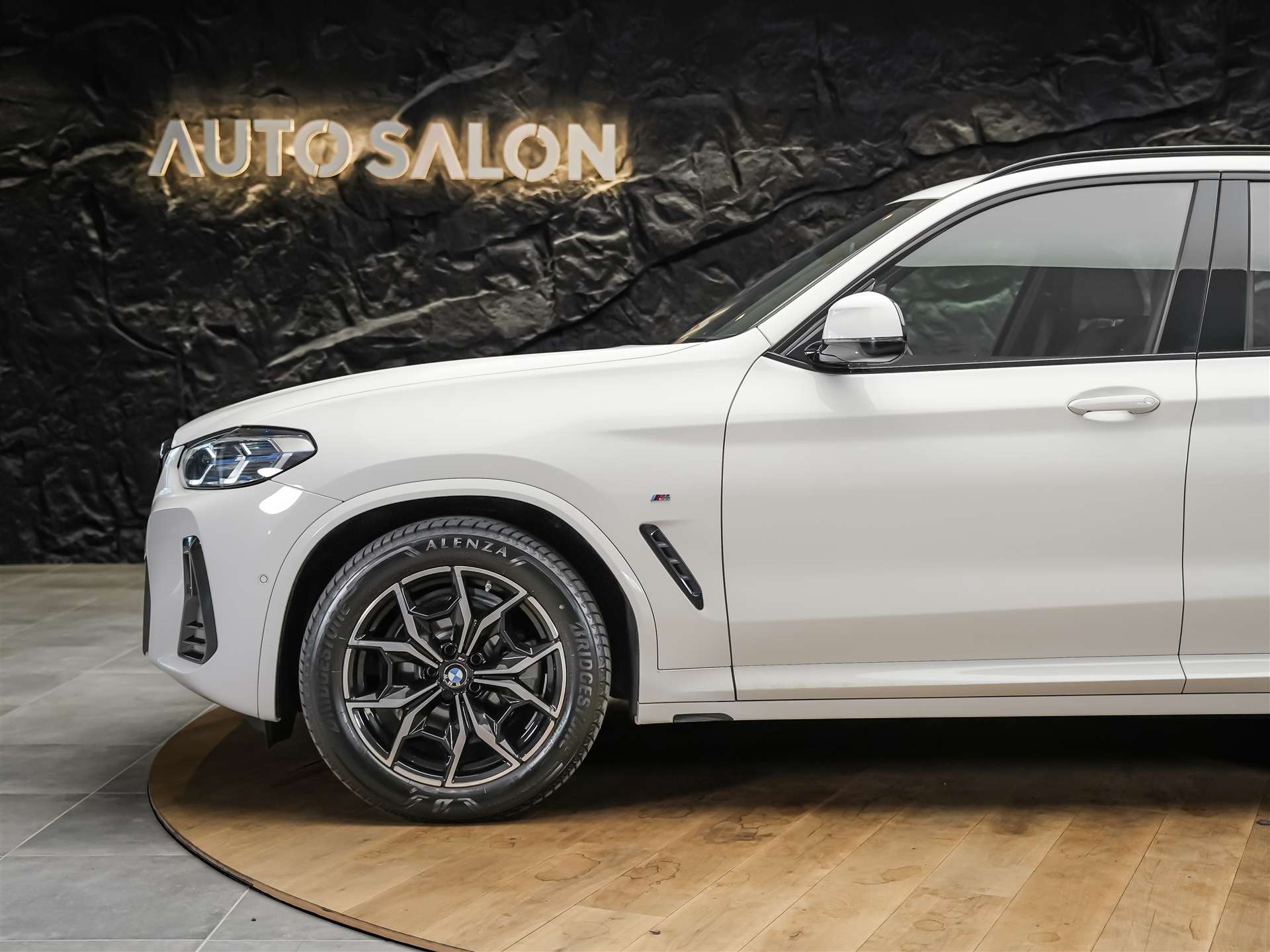 BMW X3 xDrive 20i M Sport Individual *Laser Scheinwerfer*Head Up*Sitzheizung*-image-14