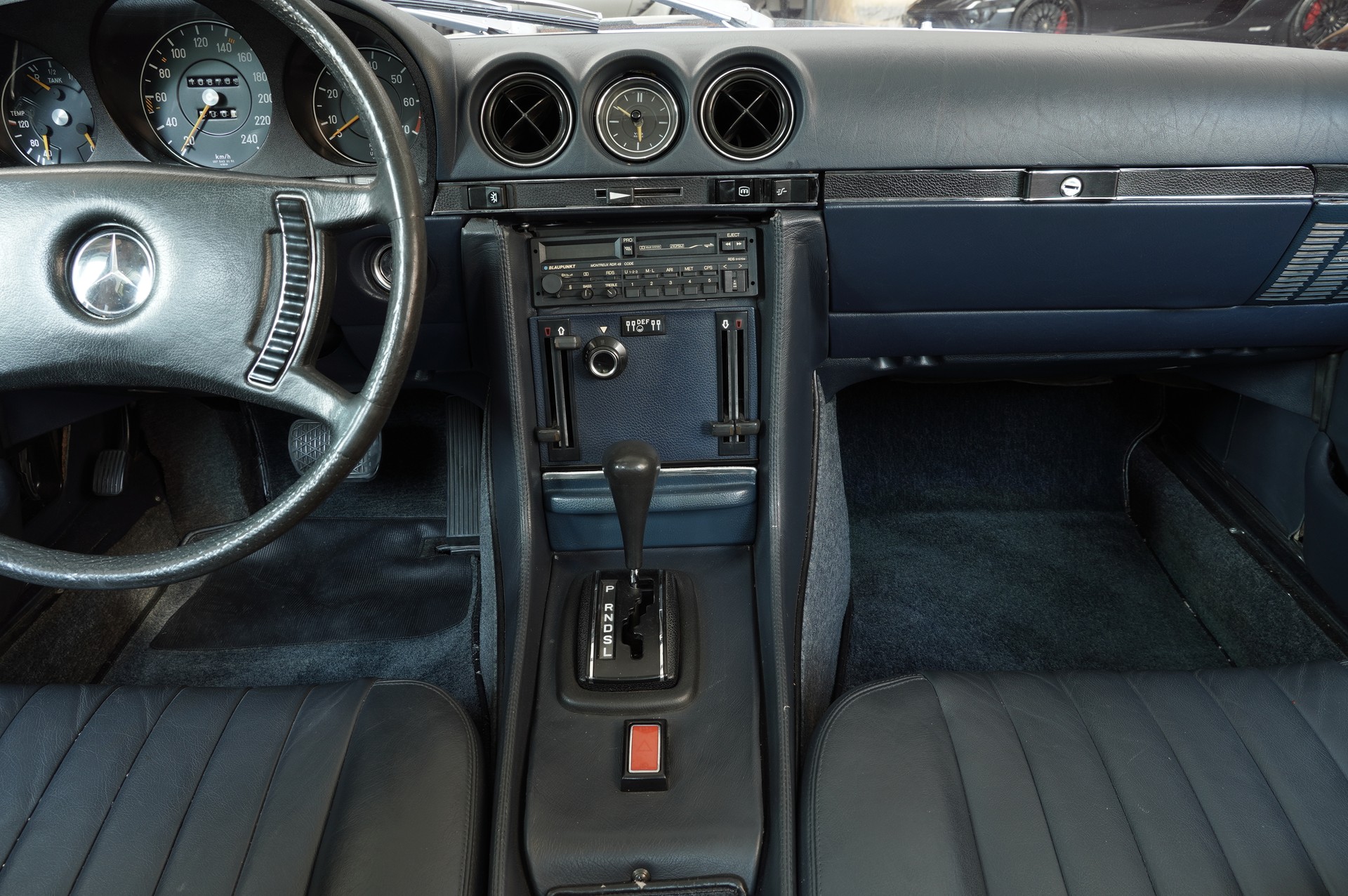 MERCEDES-BENZ 350 SLC (c107)-image-12