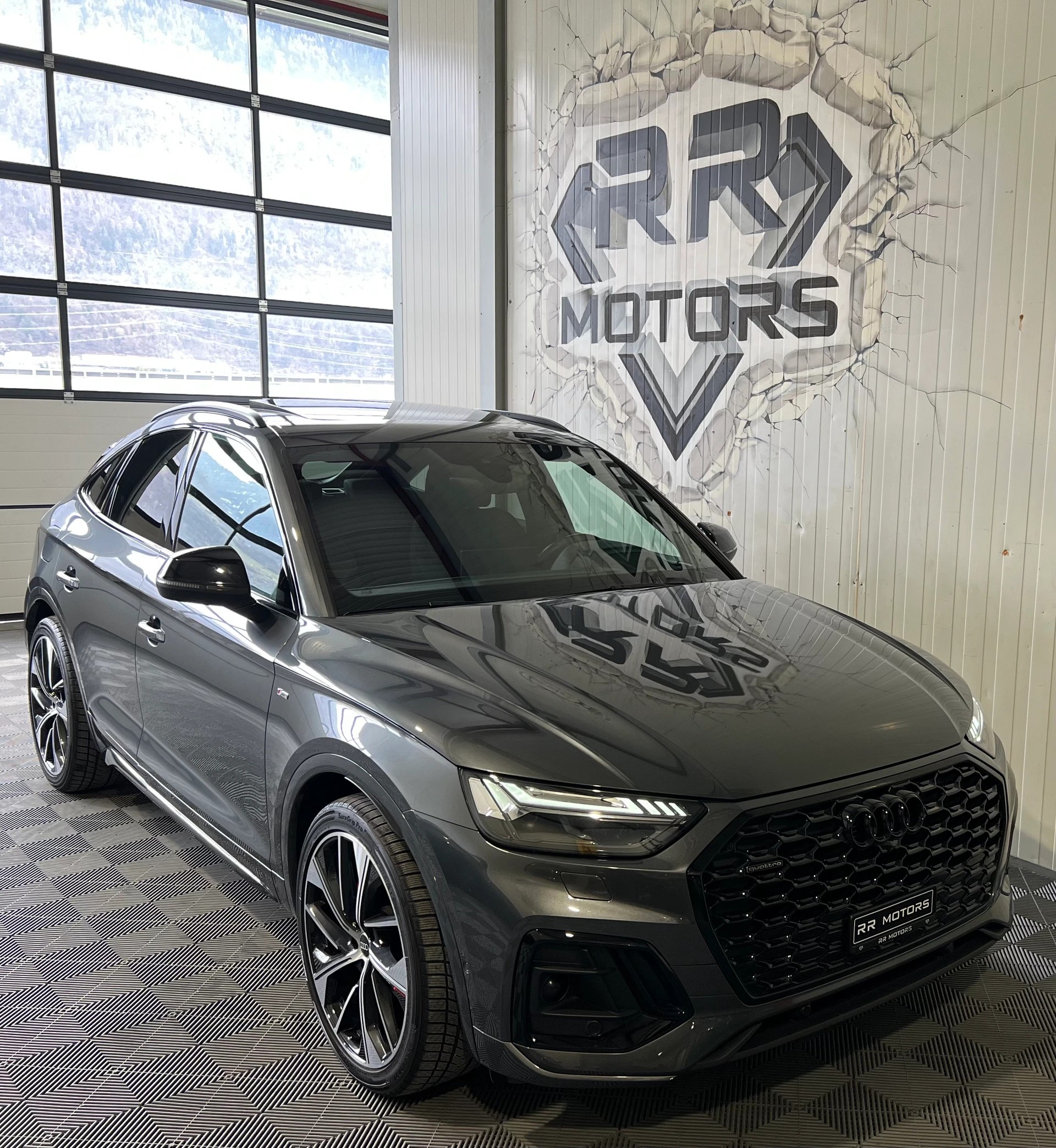 AUDI Q5 Sportback 40 TDI S line quattro S-tronic-image-5