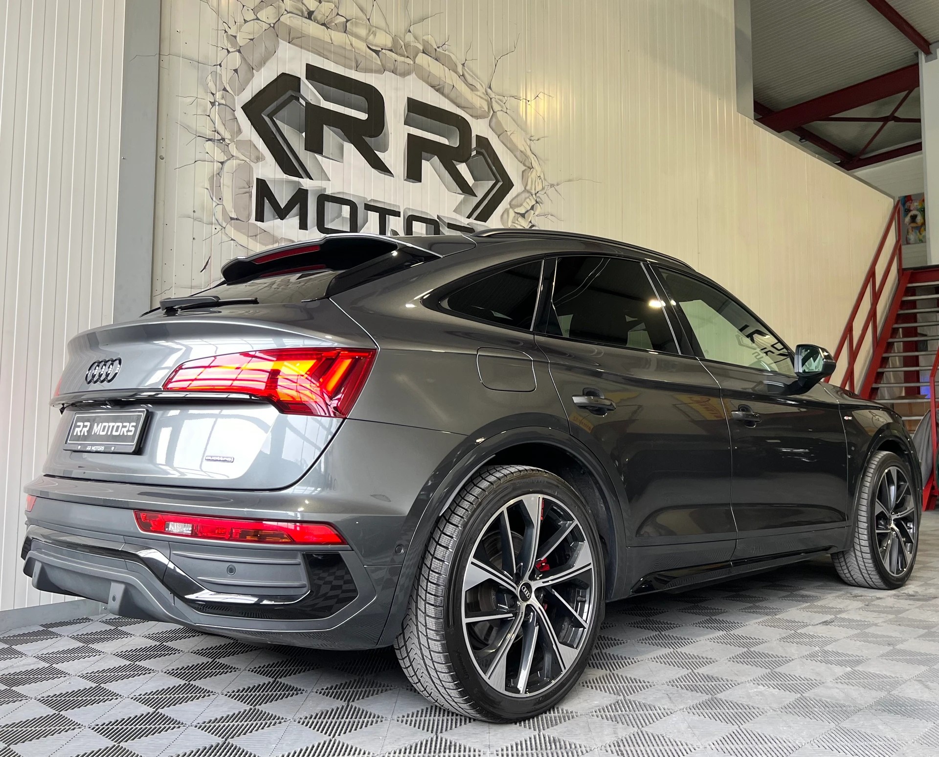 AUDI Q5 Sportback 40 TDI S line quattro S-tronic-image-3