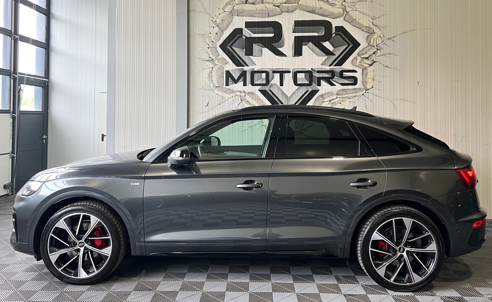 AUDI Q5 Sportback 40 TDI S line quattro S-tronic-image-1