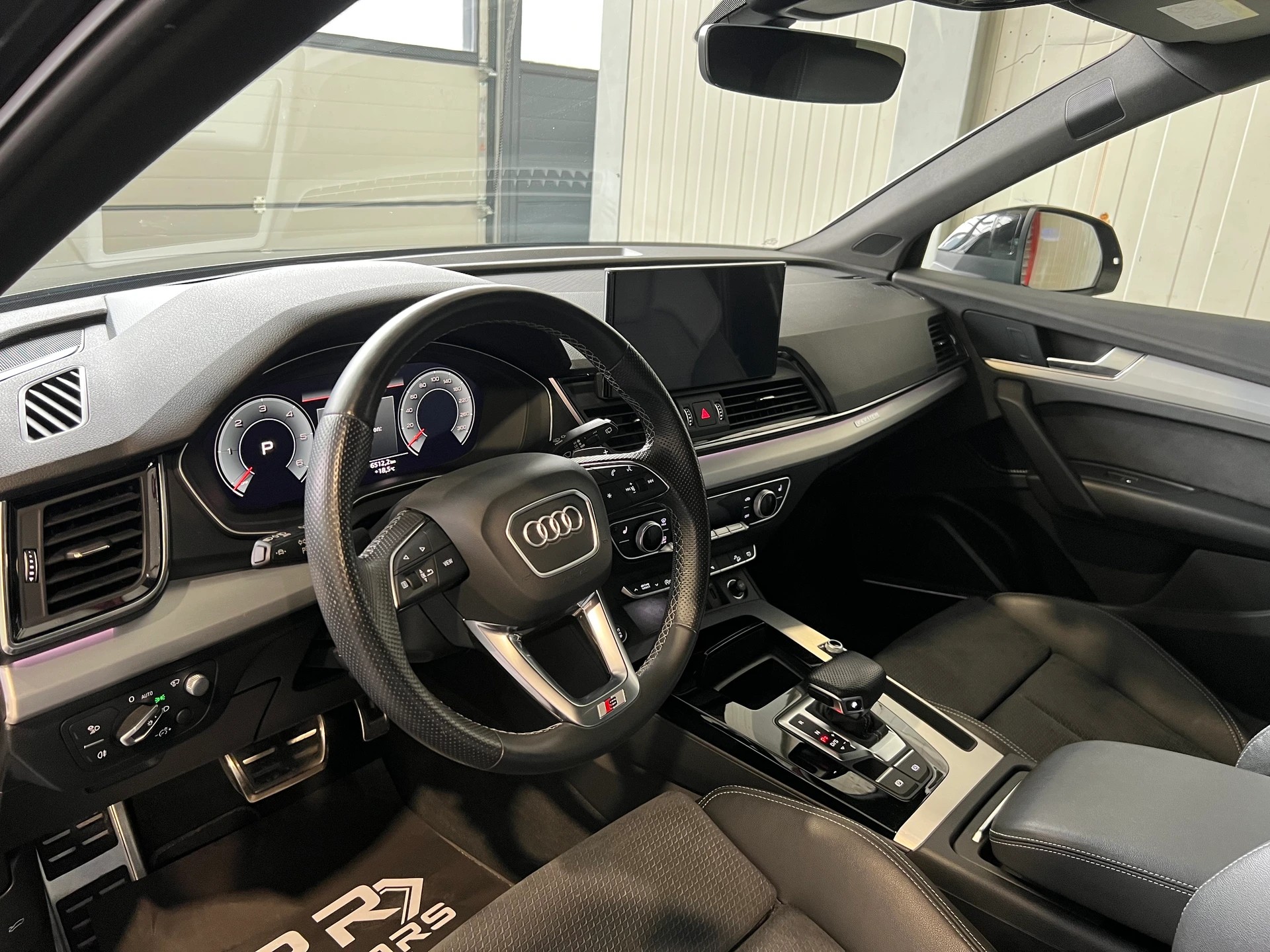 AUDI Q5 Sportback 40 TDI S line quattro S-tronic-image-12