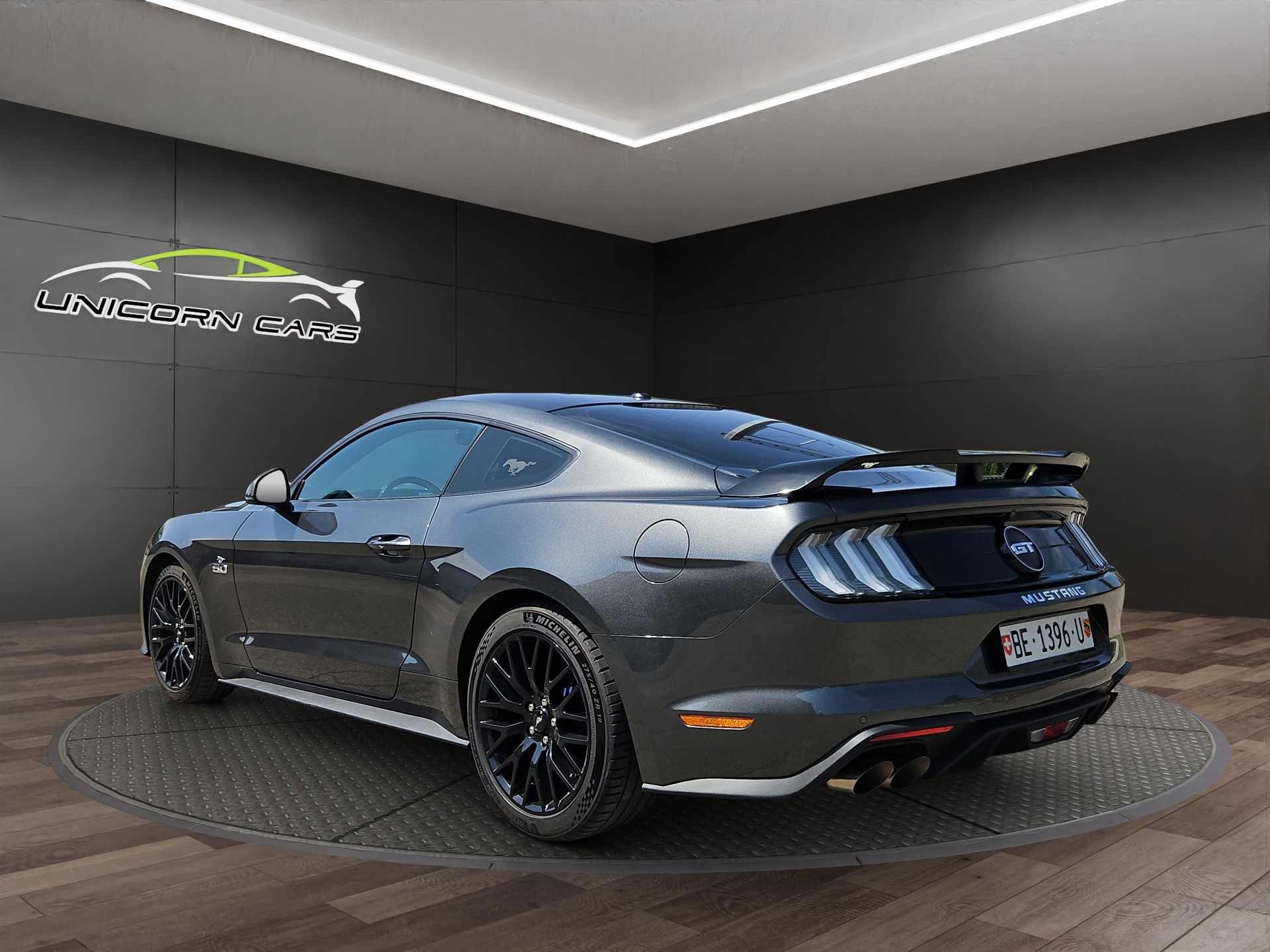 FORD Mustang Fastback 5.0 V8 GT Automat-image-5