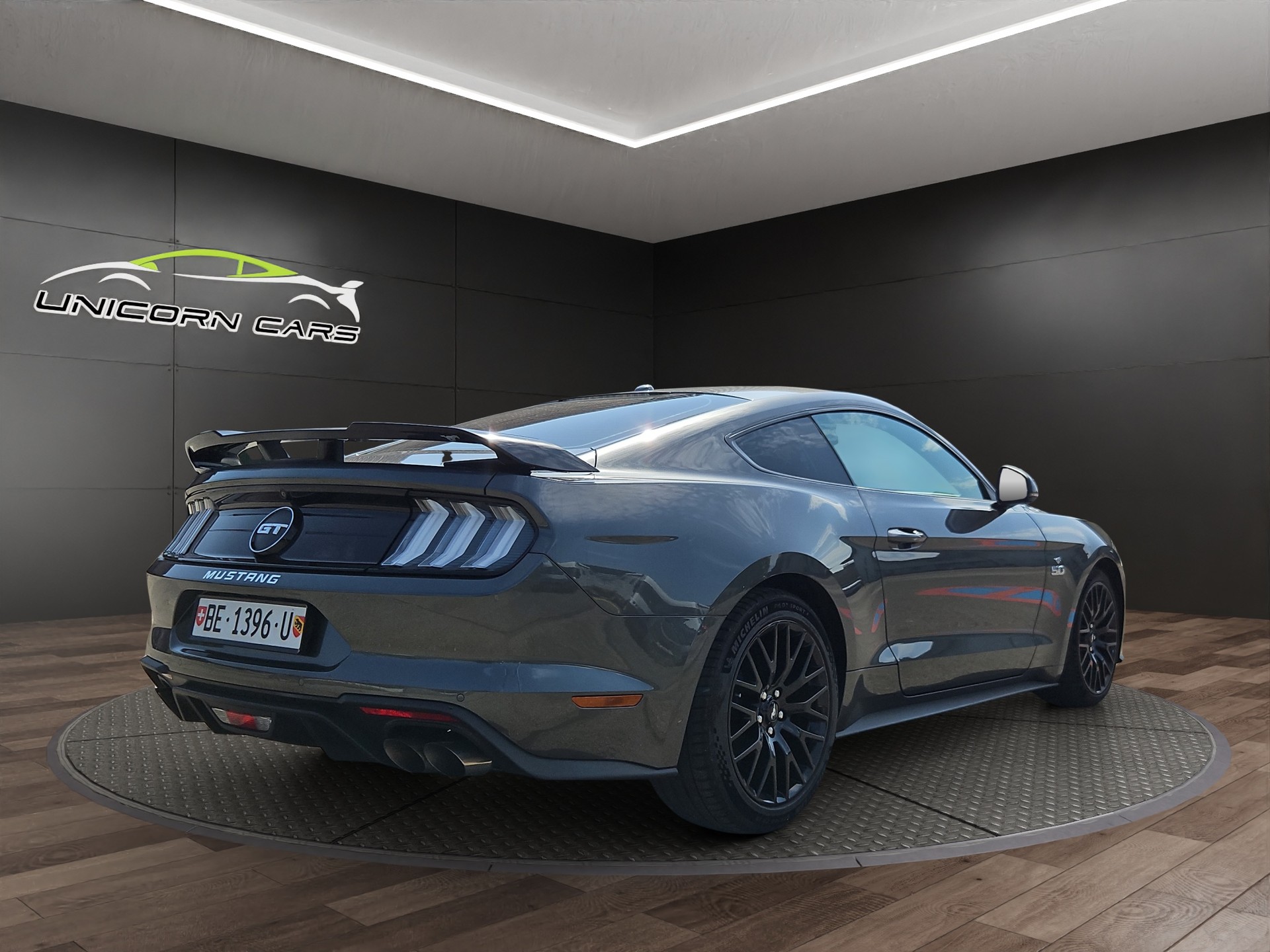 FORD Mustang Fastback 5.0 V8 GT Automat-image-2
