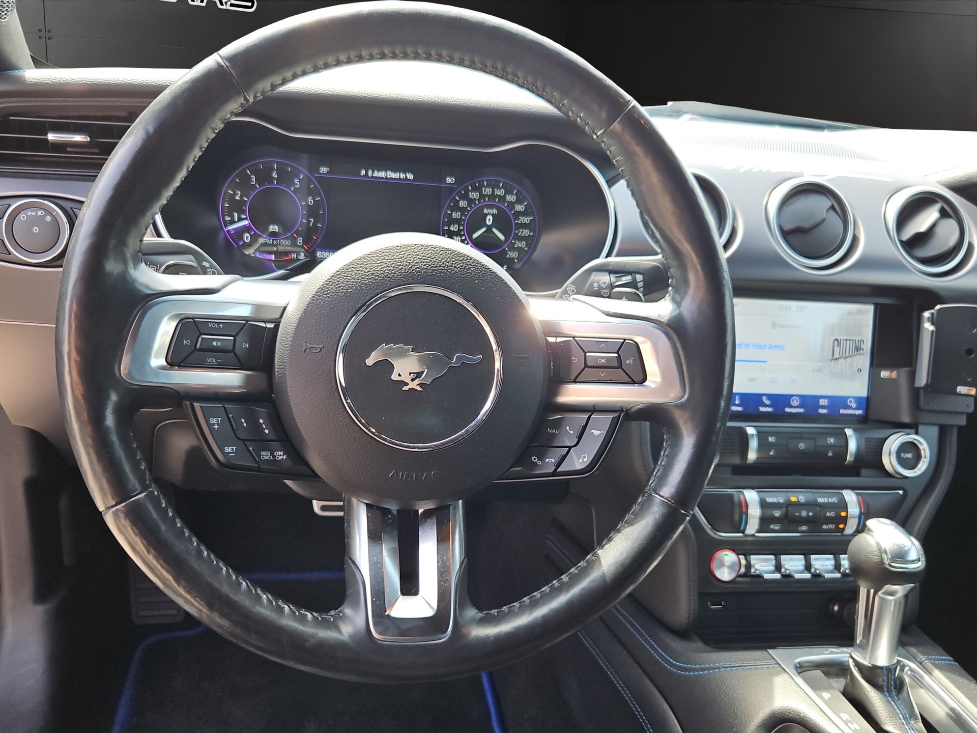 FORD Mustang Fastback 5.0 V8 GT Automat-image-9