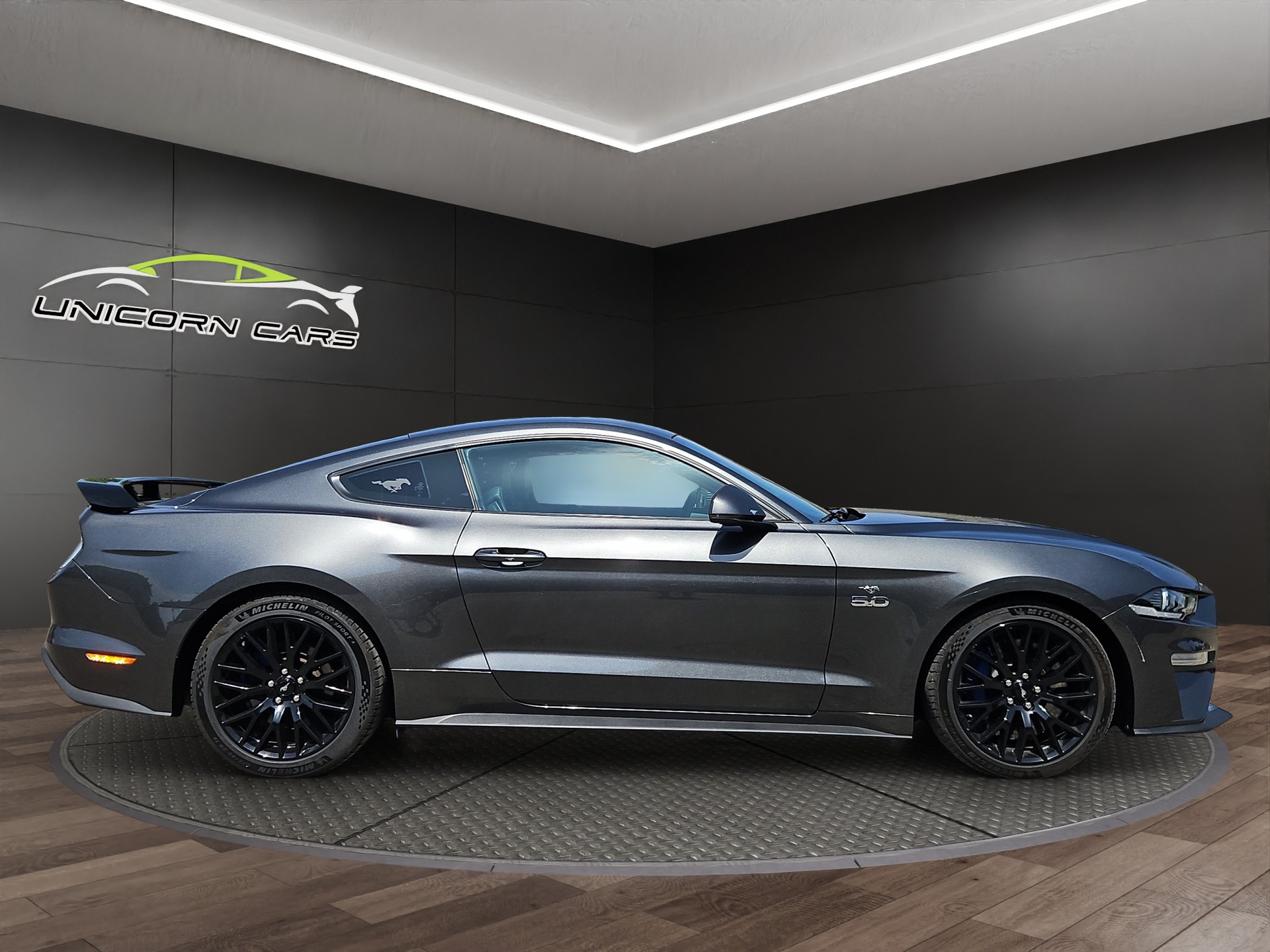 FORD Mustang Fastback 5.0 V8 GT Automat-image-1