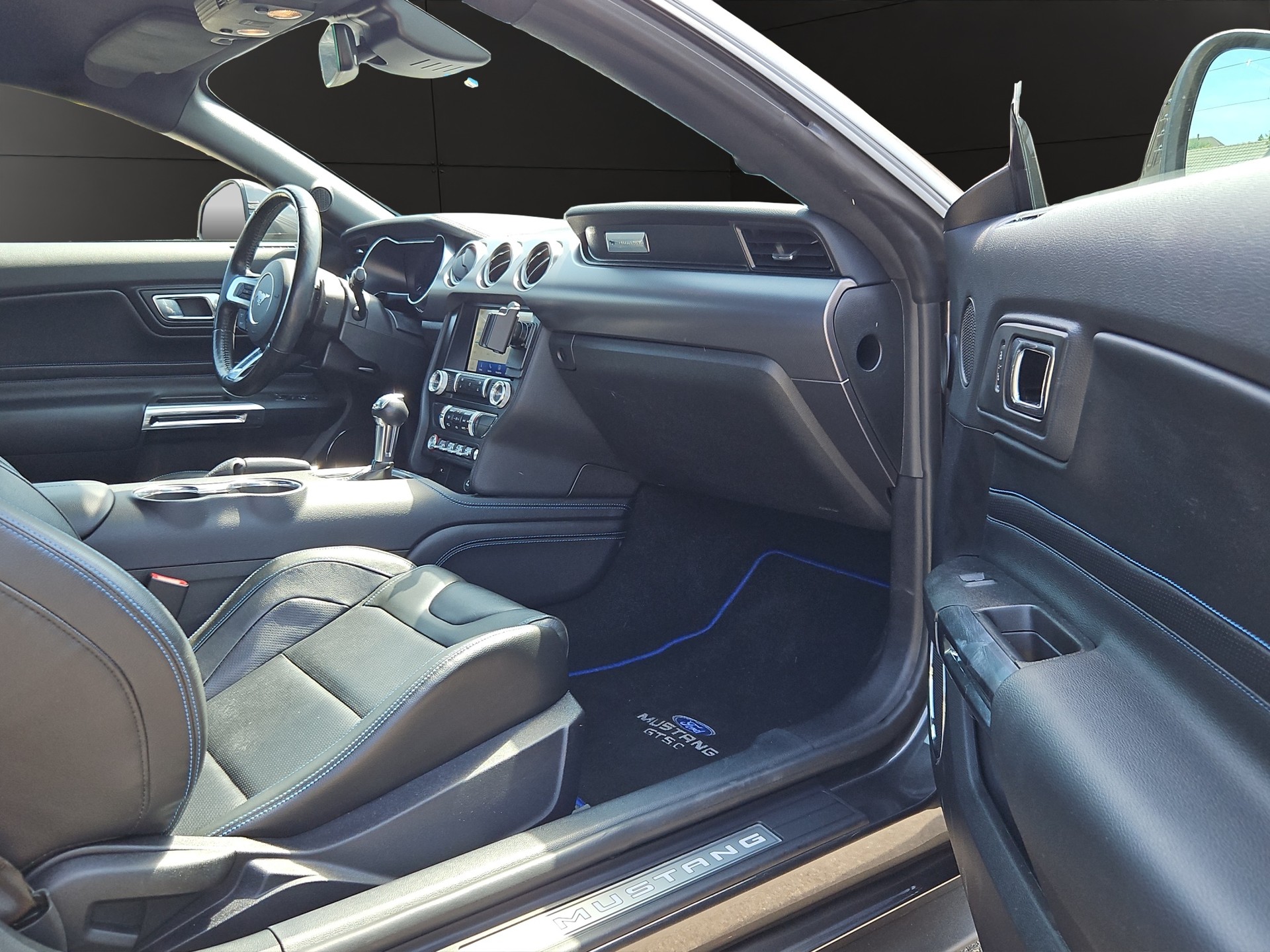 FORD Mustang Fastback 5.0 V8 GT Automat-image-18