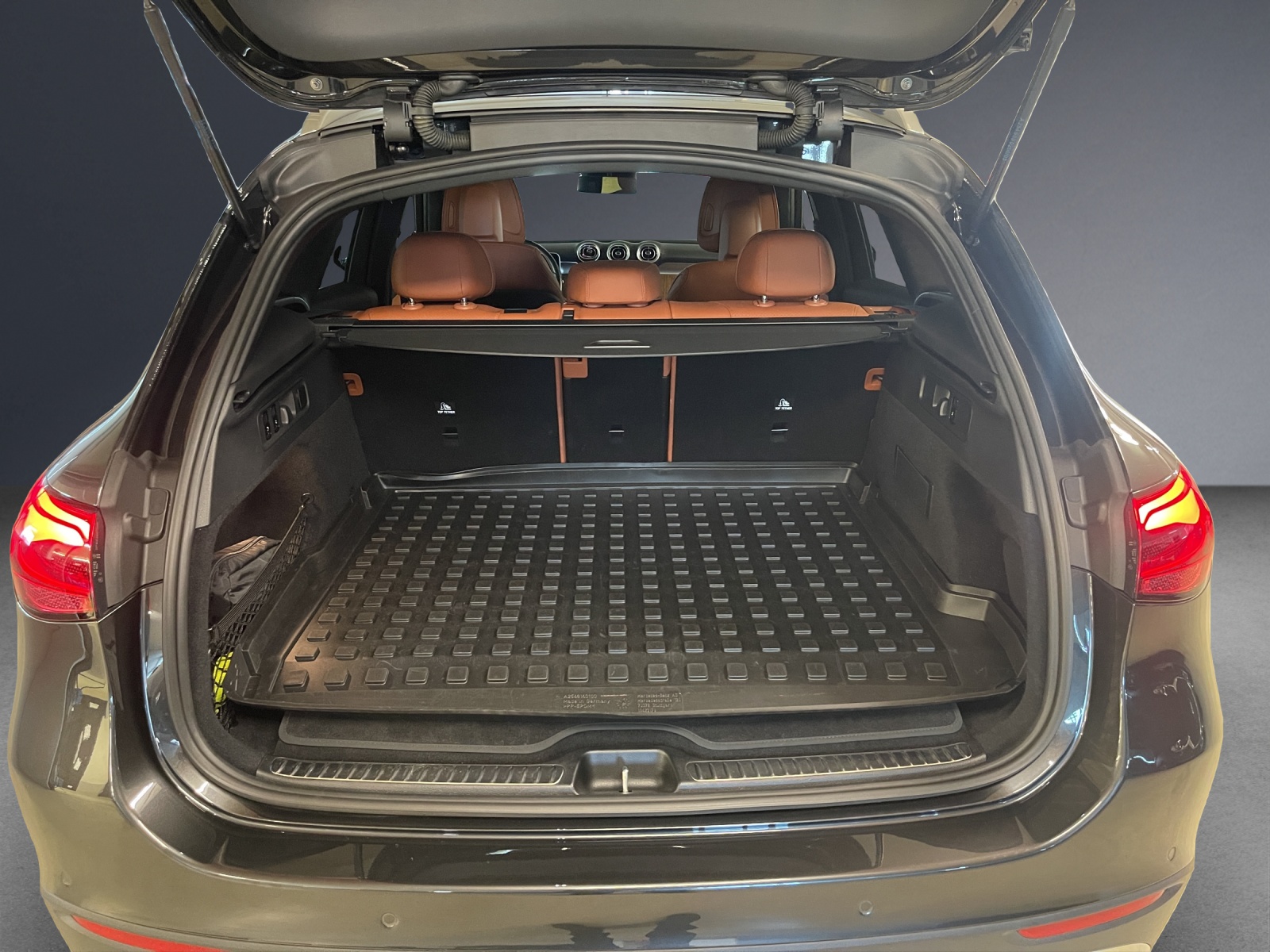 MERCEDES-BENZ GLC 400 e 4M 9G-Tronic-image-12