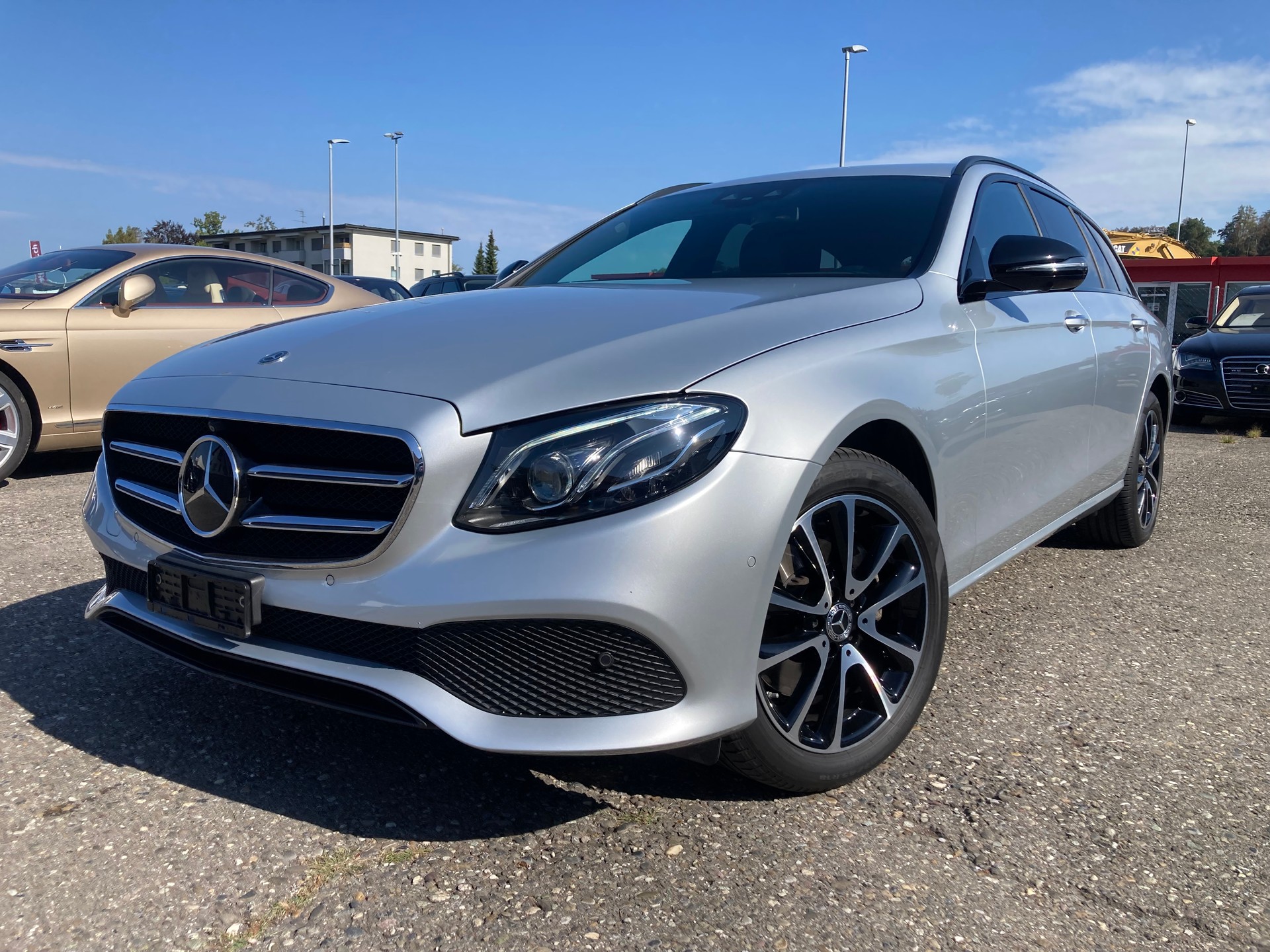 MERCEDES-BENZ E 220 d Swiss Star Avantgarde 4Matic 9G-Tronic-image-0