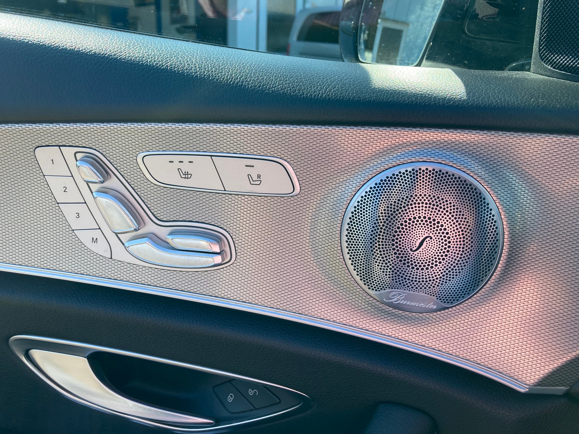MERCEDES-BENZ E 220 d Swiss Star Avantgarde 4Matic 9G-Tronic-image-10