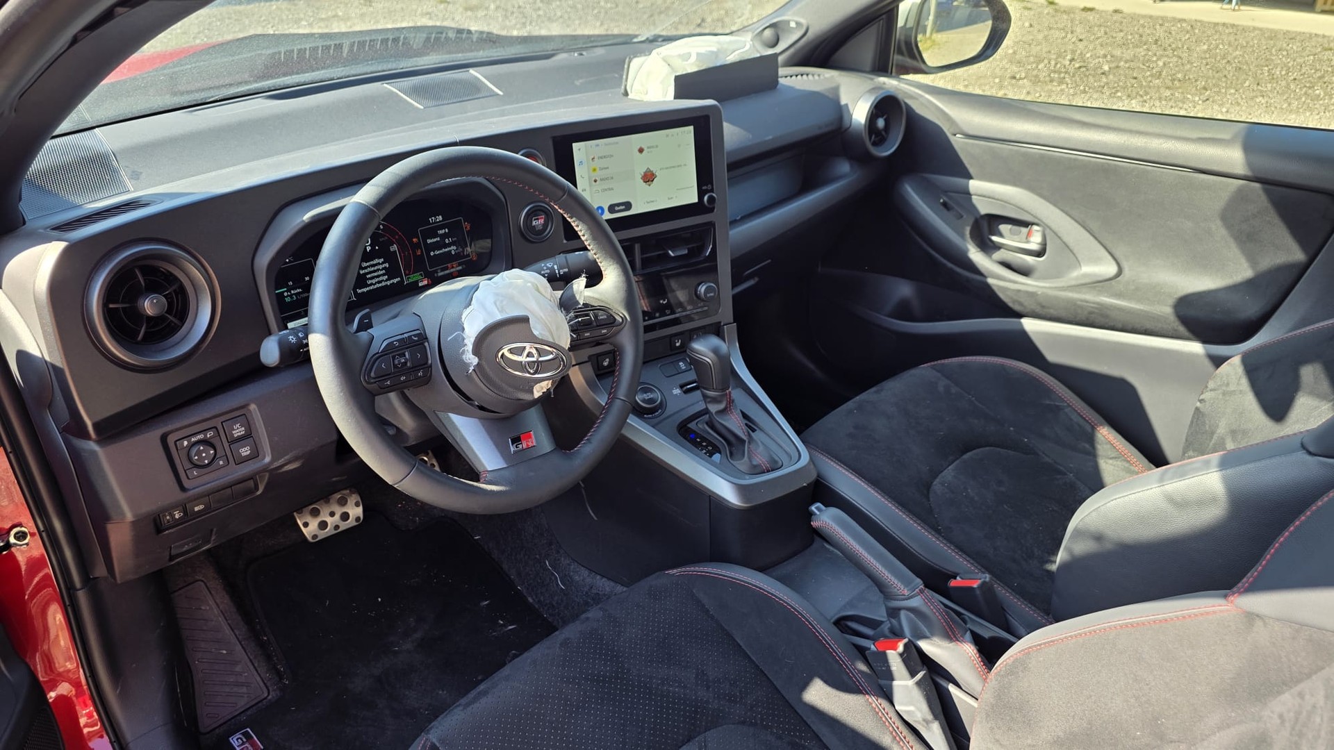 TOYOTA Yaris 1.6 GR Sport-image-11