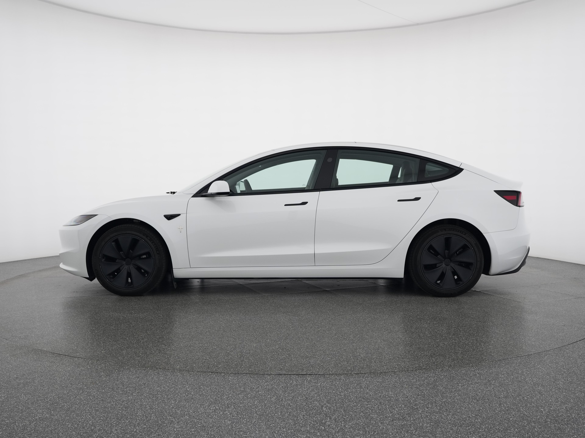 TESLA Model 3 Long Range Dual Motor AWD-image-1