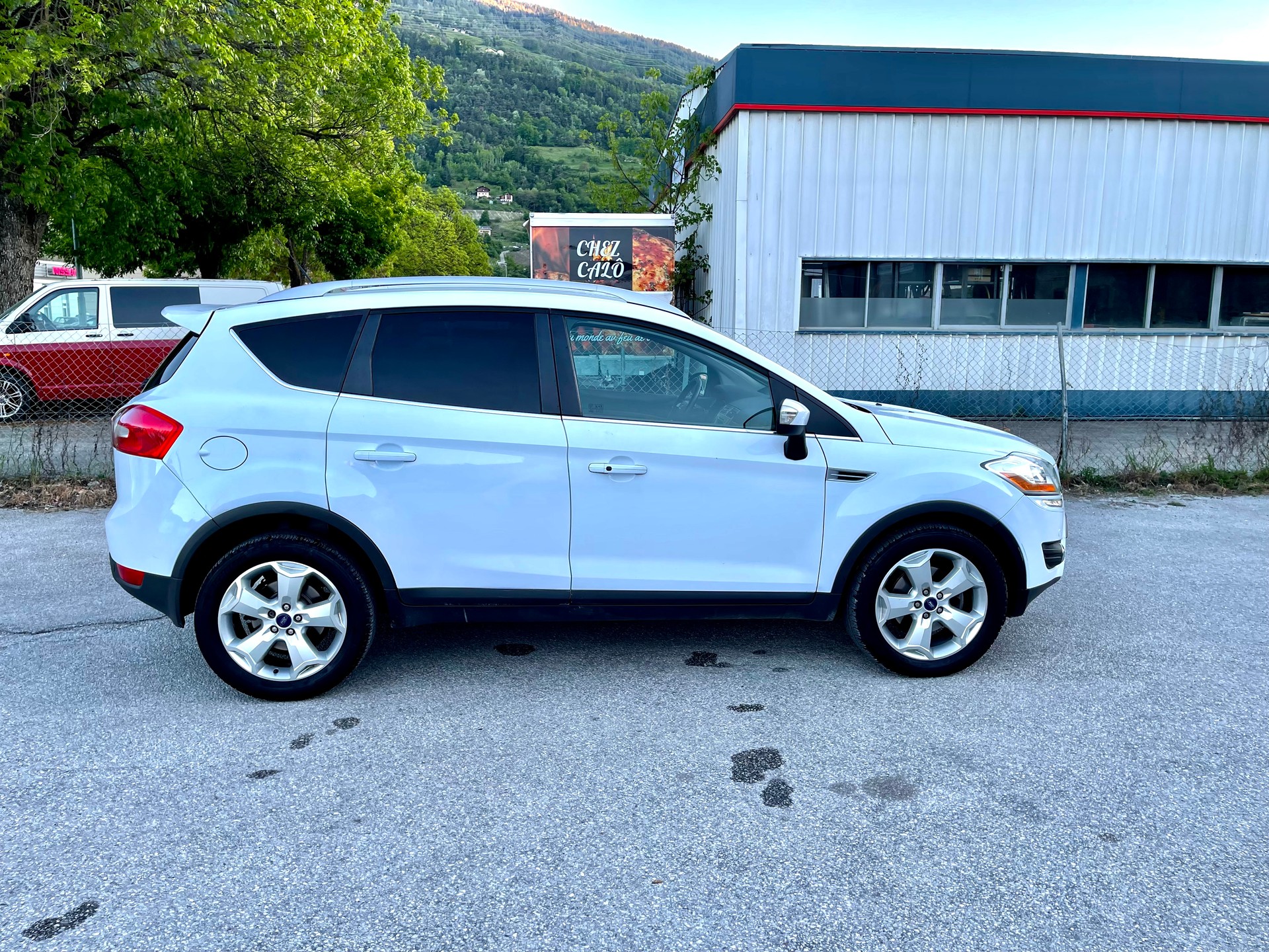 FORD Kuga 2.0 TDCi Titanium 4WD PowerShift-image-12