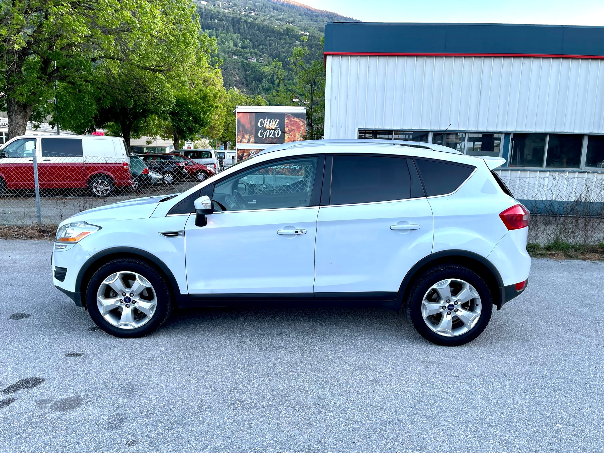 FORD Kuga 2.0 TDCi Titanium 4WD PowerShift-image-23