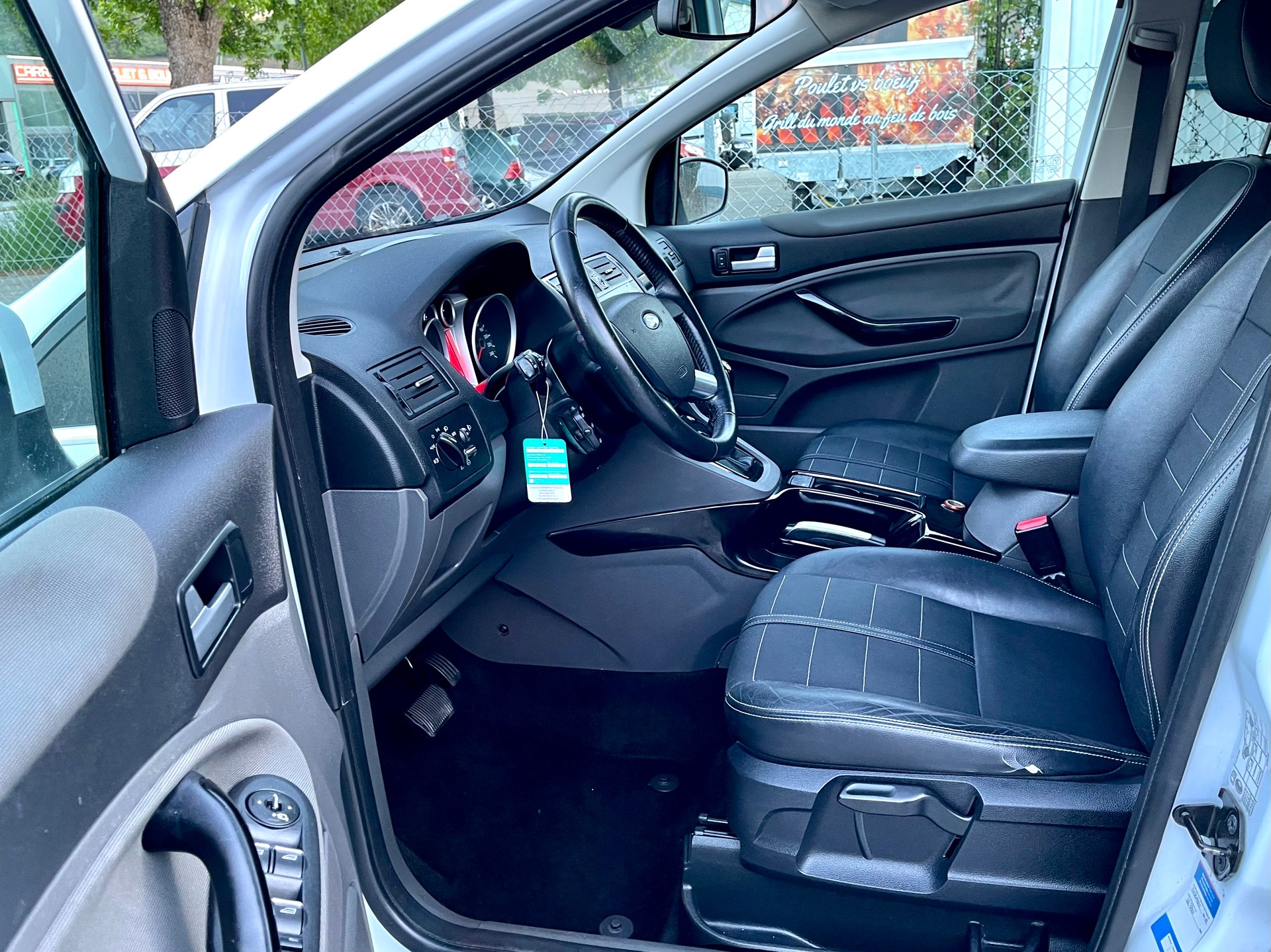 FORD Kuga 2.0 TDCi Titanium 4WD PowerShift-image-19