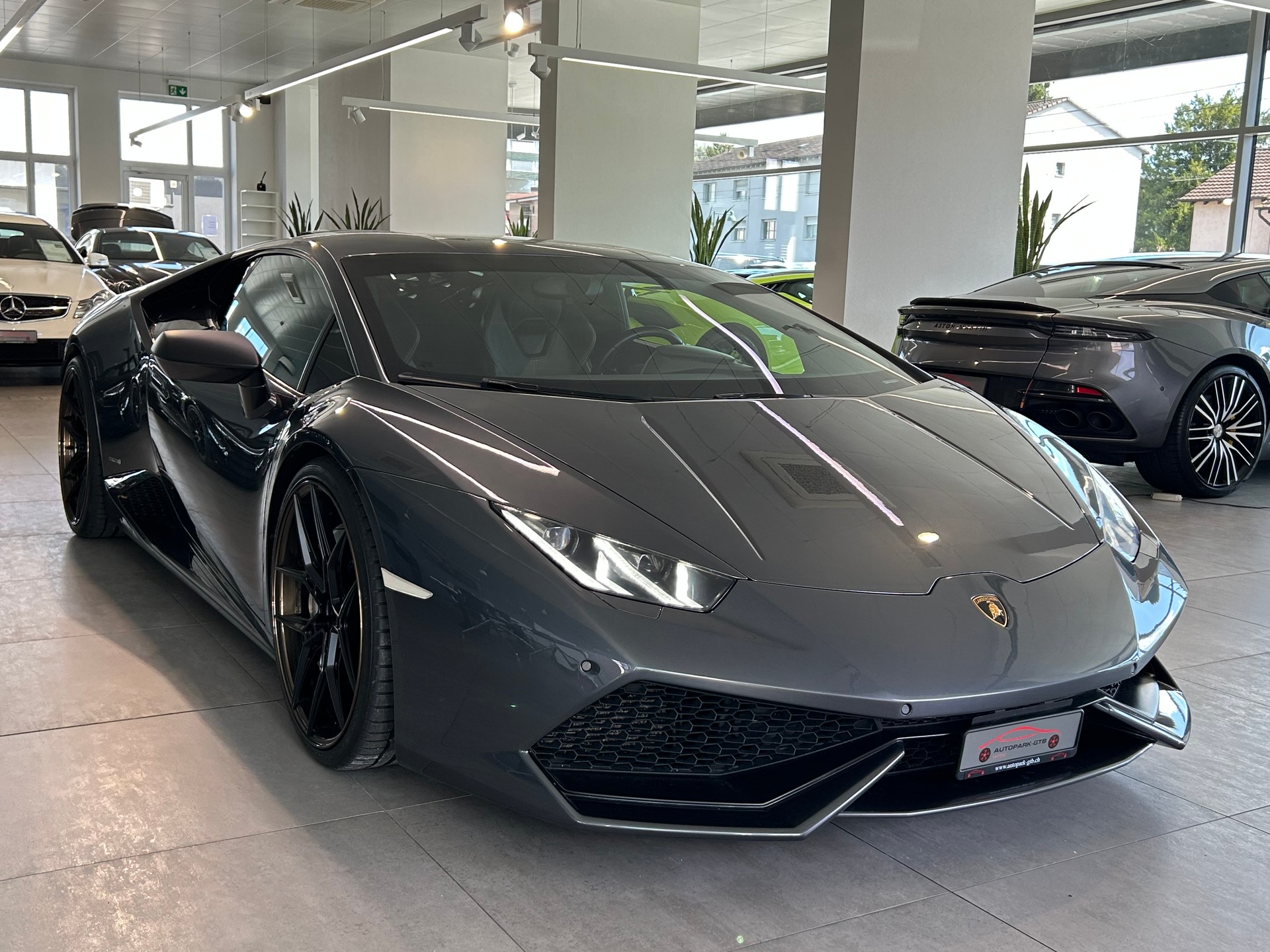 LAMBORGHINI Huracan LP610-4 Coupé DCT-showroom-element-1