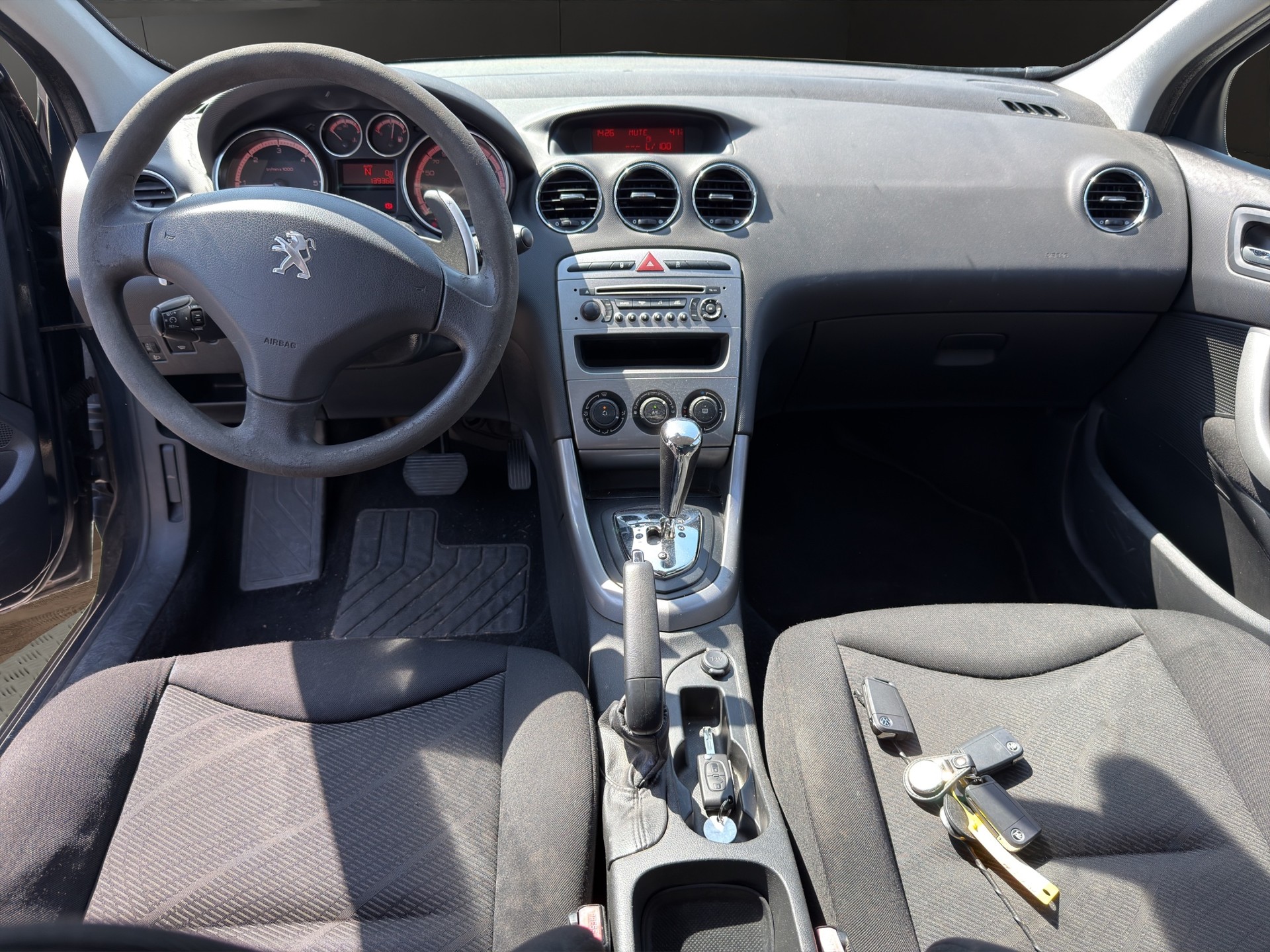 PEUGEOT 308 SW 1.6 HDI Active EGS6-image-14
