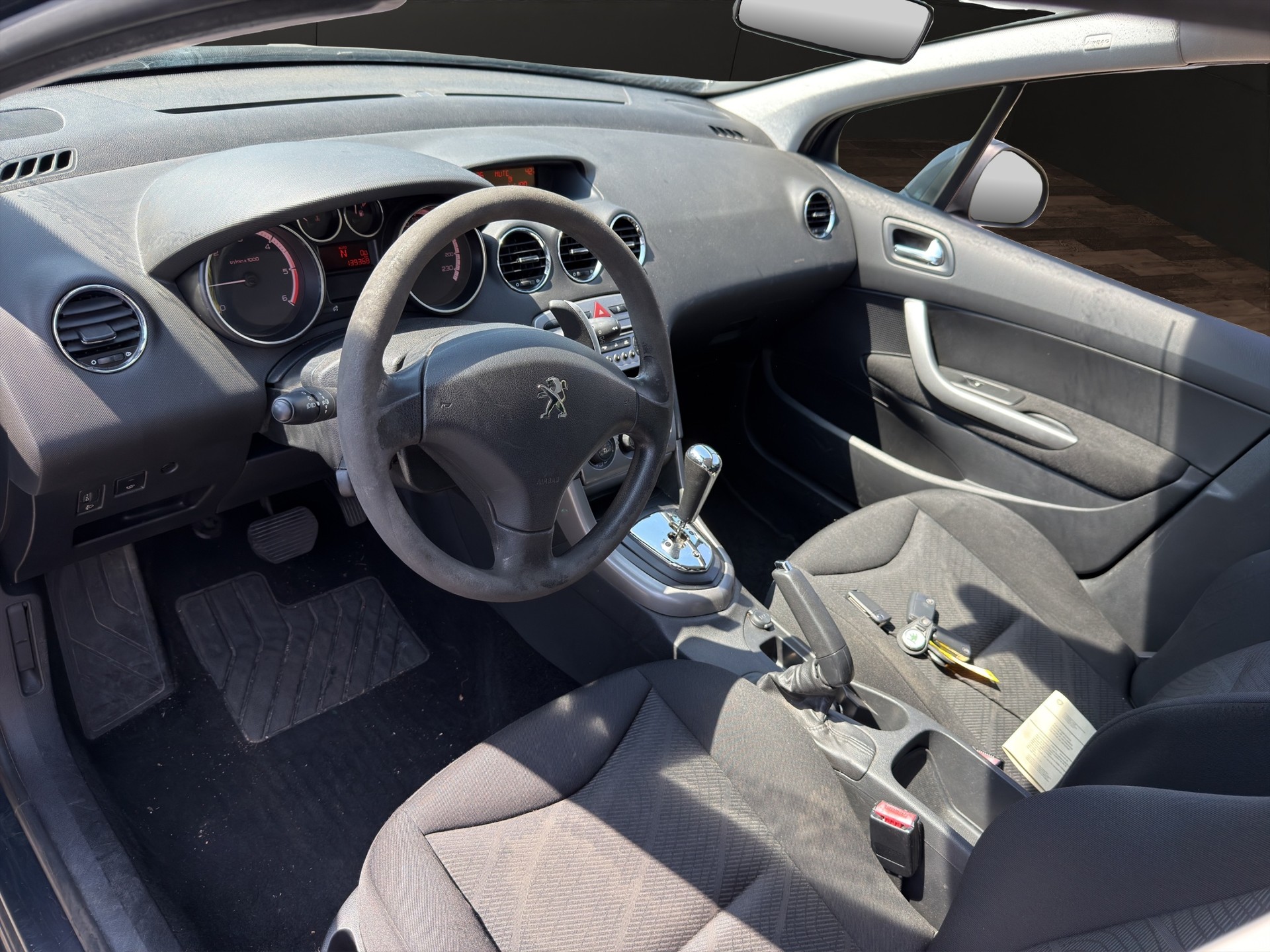 PEUGEOT 308 SW 1.6 HDI Active EGS6-image-8