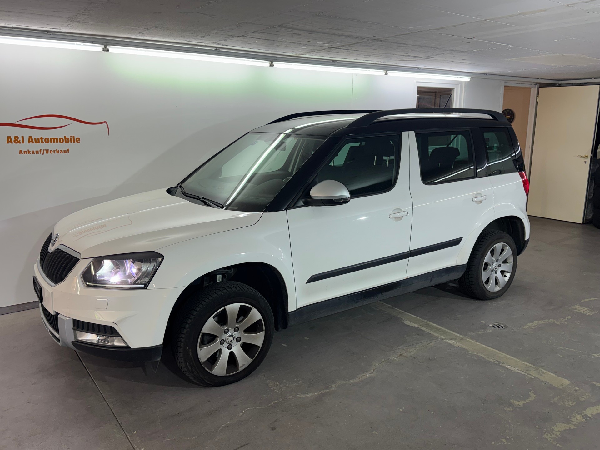 SKODA Yeti 2.0 TDI Ambition Outdoor 4x4 DSG-image-0