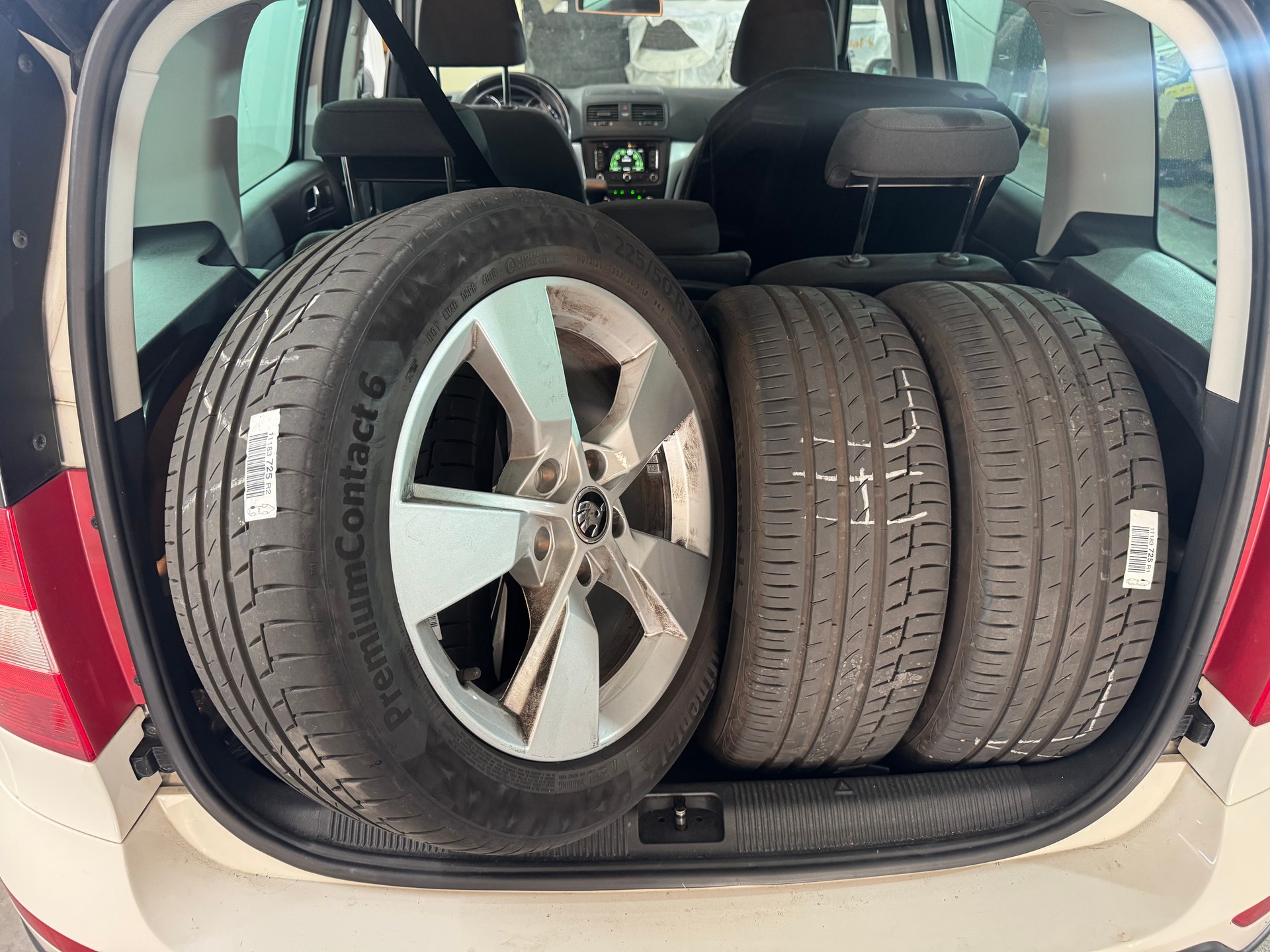 SKODA Yeti 2.0 TDI Ambition Outdoor 4x4 DSG-image-13