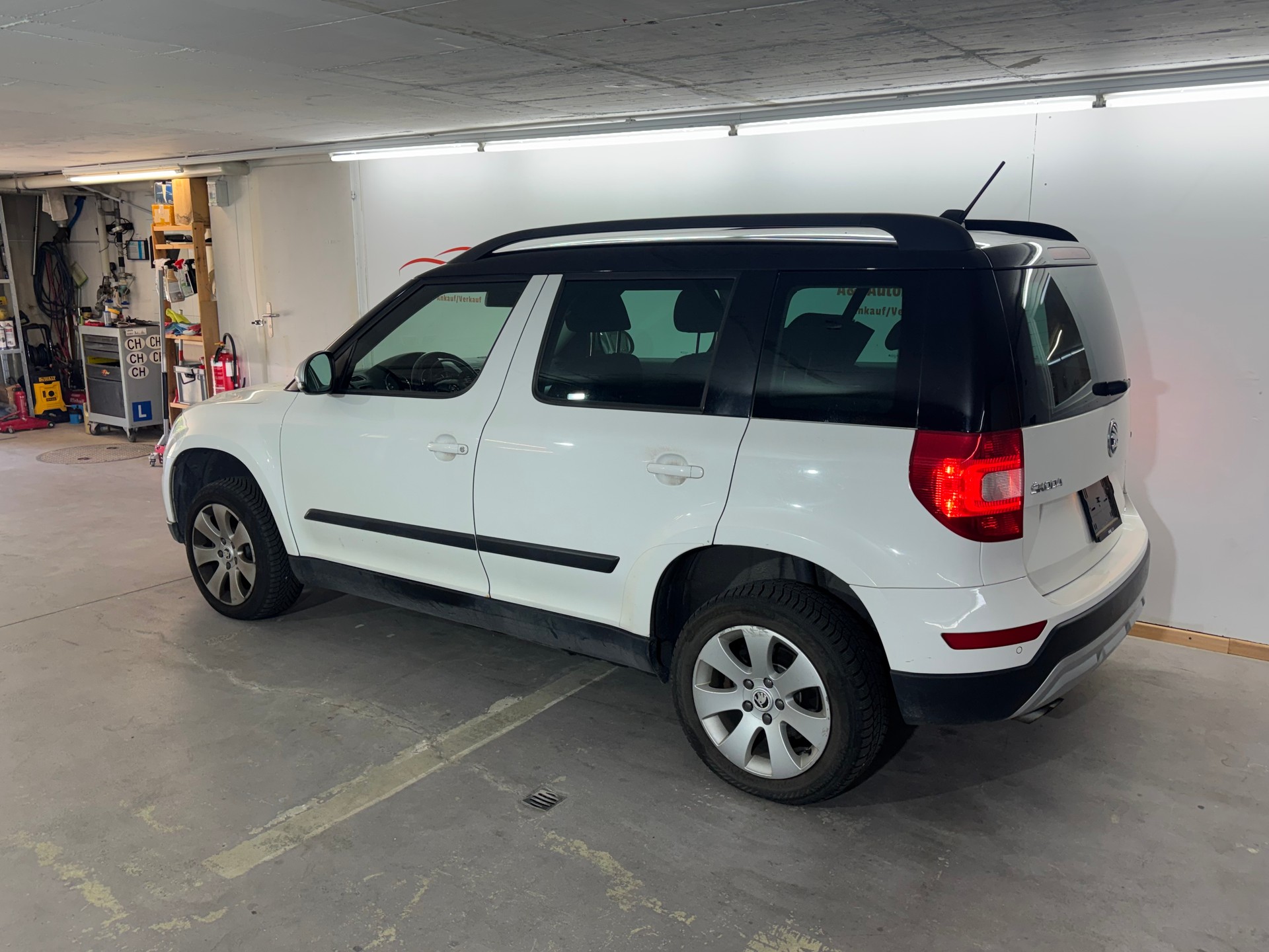 SKODA Yeti 2.0 TDI Ambition Outdoor 4x4 DSG-image-3