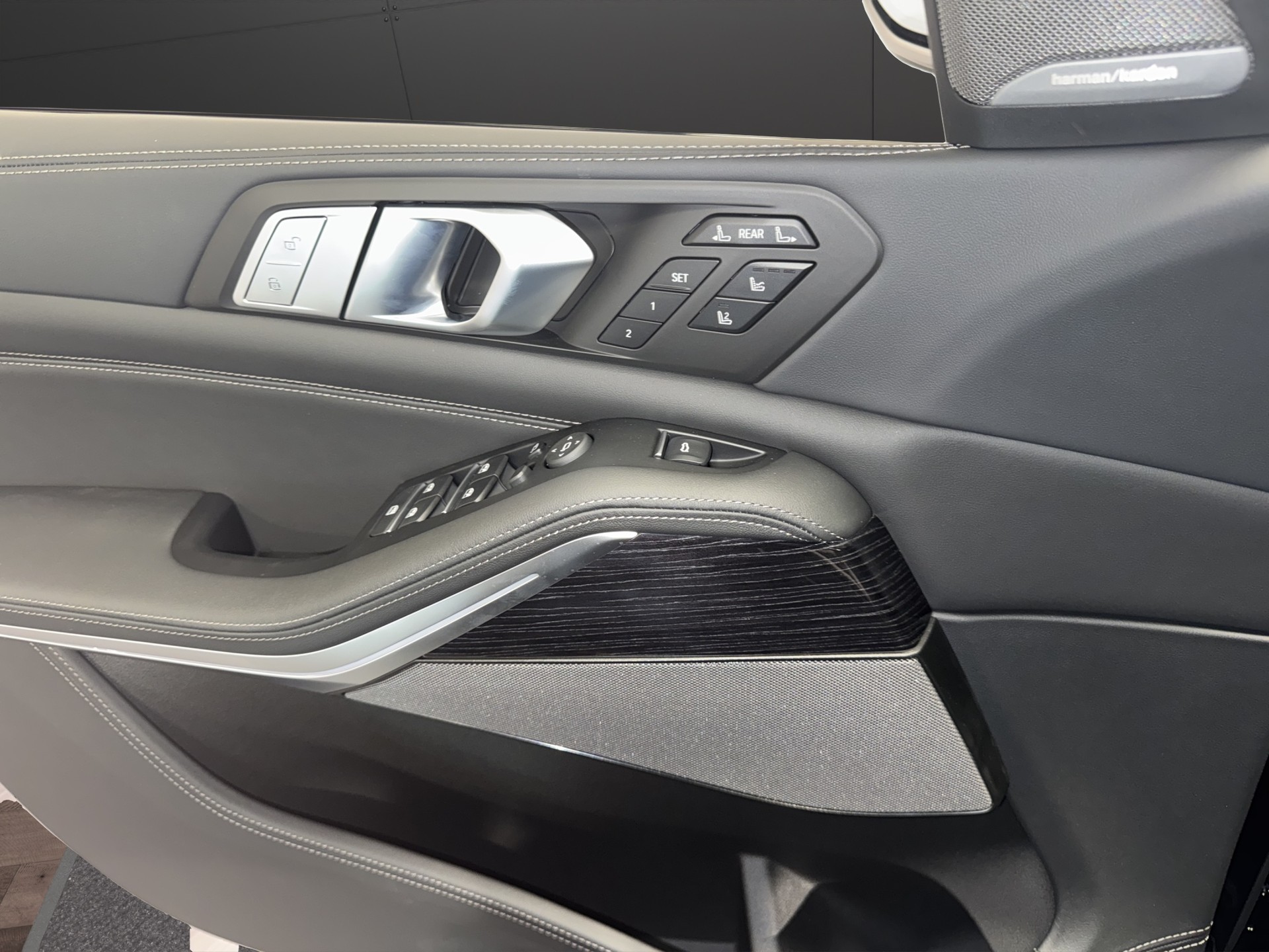 BMW X7 40d xDrive SAG-image-19