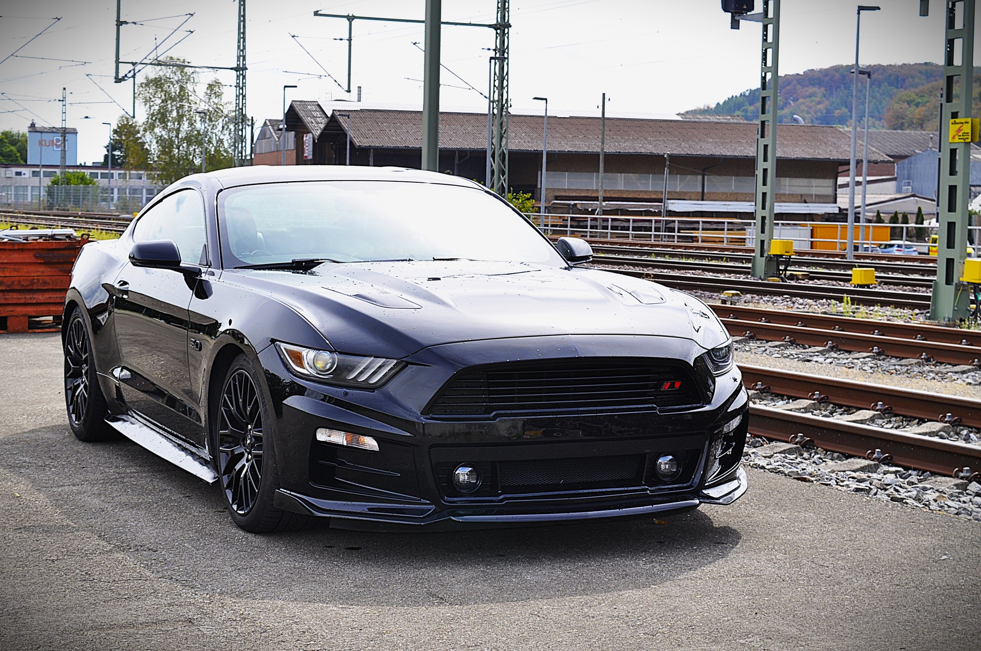 FORD Mustang Fastback 5.0 V8 GT Black Shadow Edition-image-4
