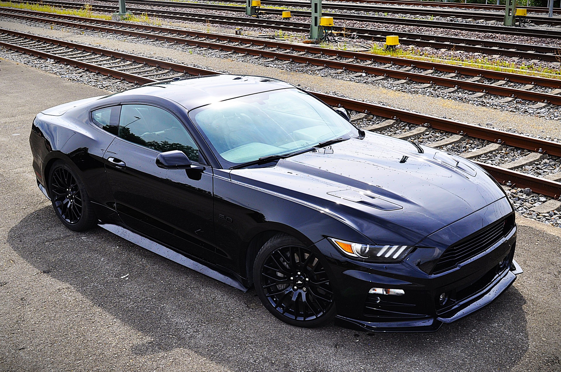 FORD Mustang Fastback 5.0 V8 GT Black Shadow Edition-image-3