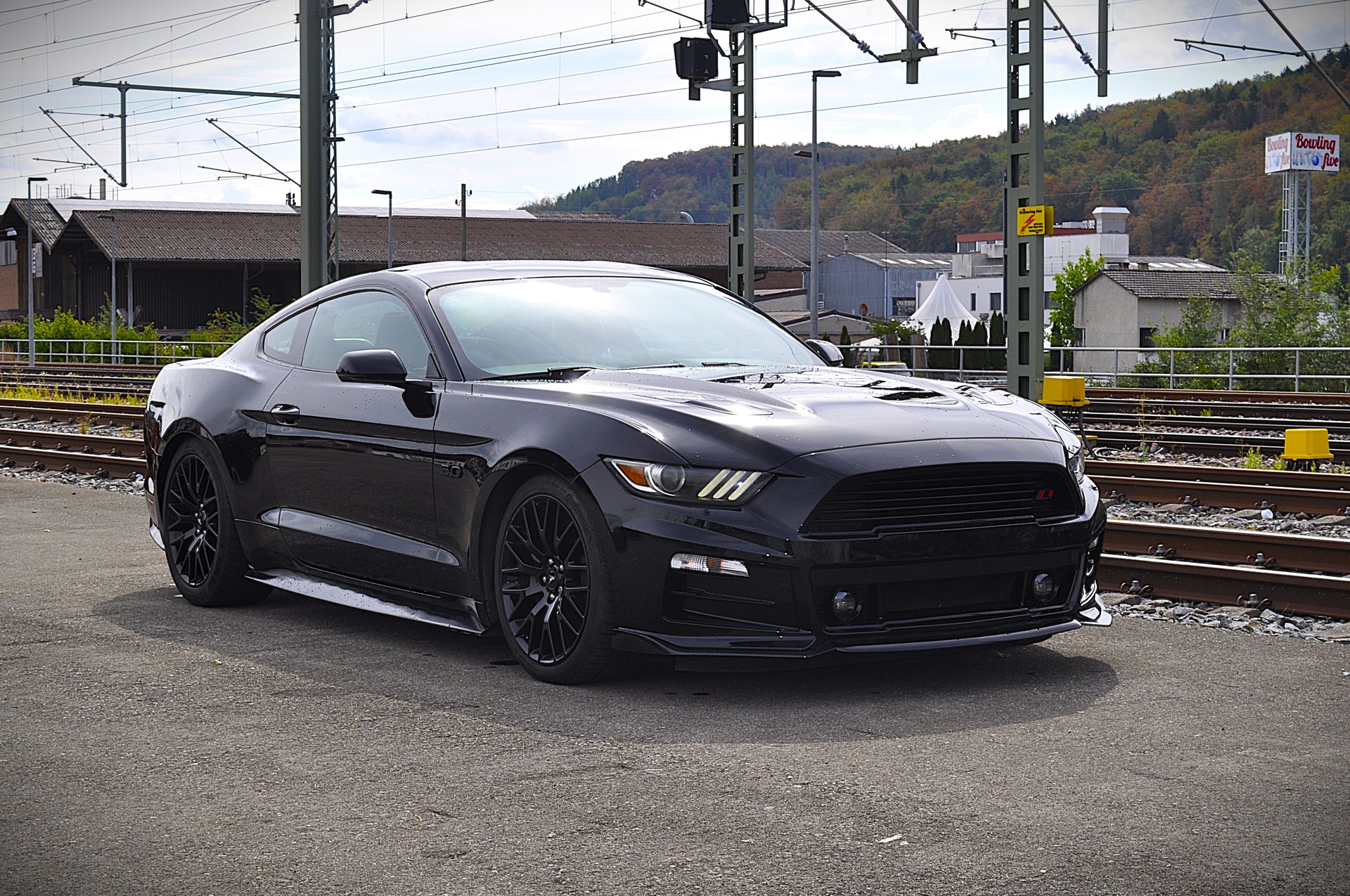 FORD Mustang Fastback 5.0 V8 GT Black Shadow Edition-image-2