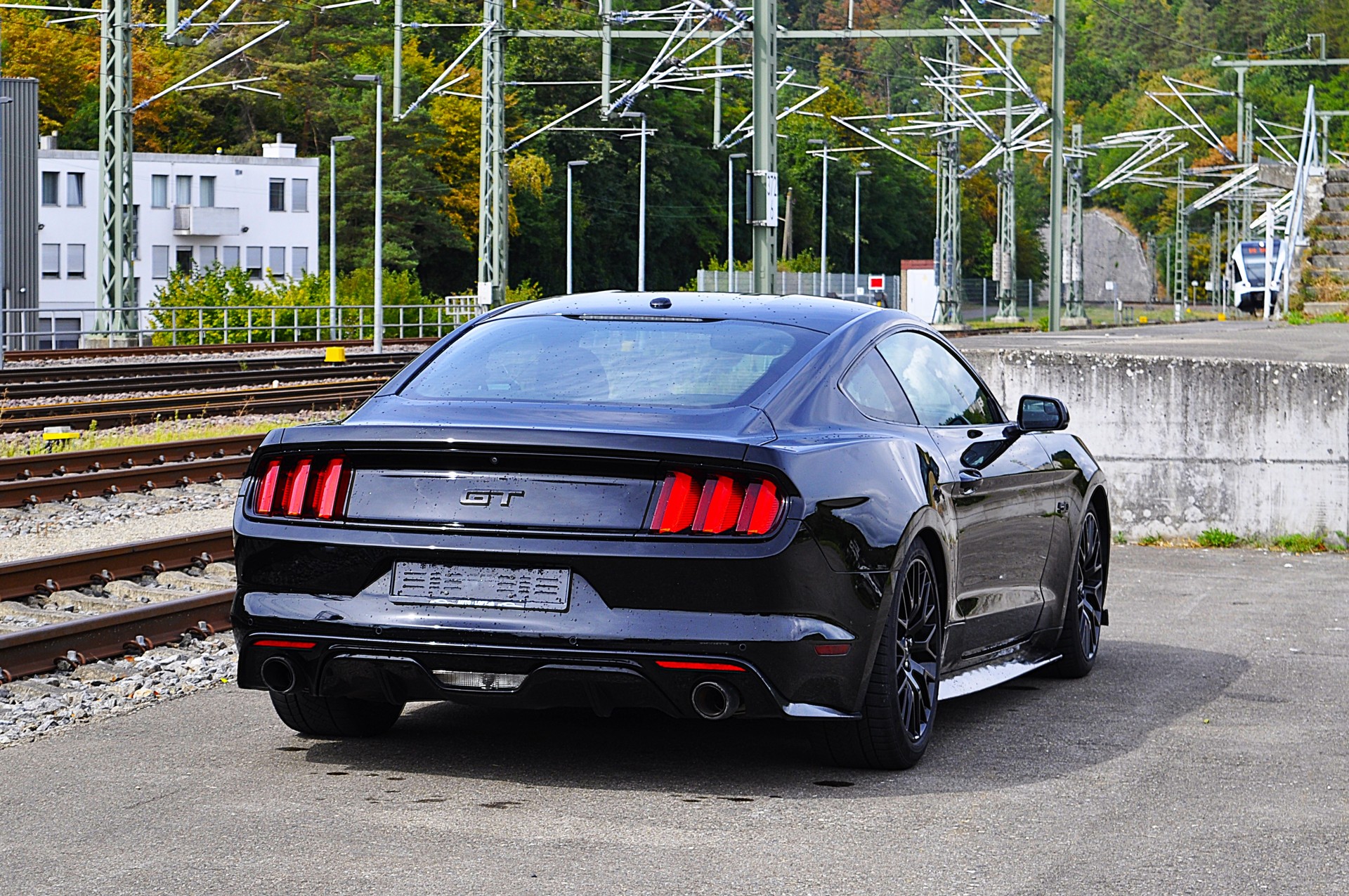 FORD Mustang Fastback 5.0 V8 GT Black Shadow Edition-image-7