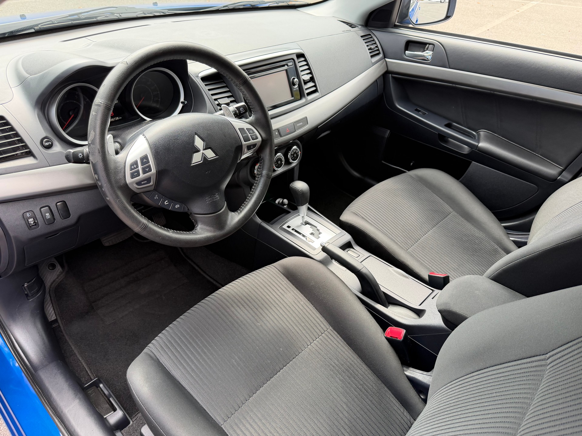 MITSUBISHI Lancer Sportback 1.8 Invite CVT-image-4