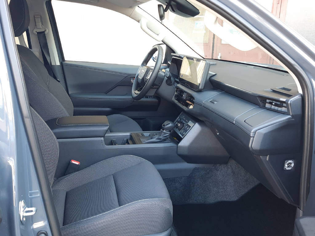 TOYOTA Hilux Double Cab.-Pick-up 2.8 D-4D MHEV 204 Advanced-image-6