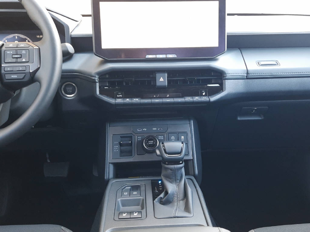 TOYOTA Hilux Double Cab.-Pick-up 2.8 D-4D MHEV 204 Advanced-image-12