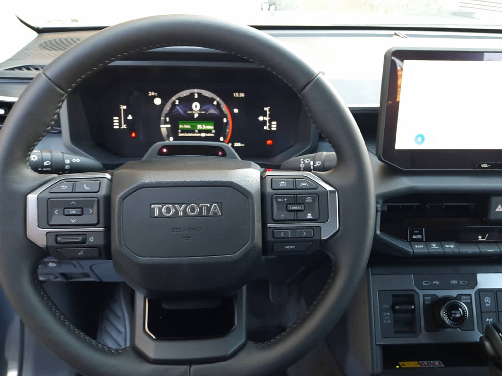 TOYOTA Hilux Double Cab.-Pick-up 2.8 D-4D MHEV 204 Advanced-image-10