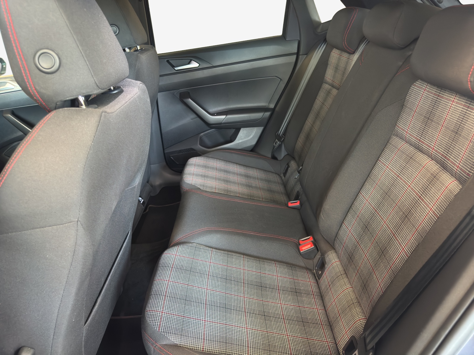 VW Polo 2.0 TSI GTI DSG-image-11