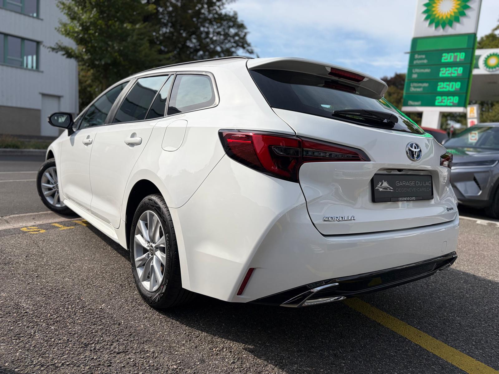 TOYOTA Corolla Touring Sports 1.8 HSD Comfort e-CVT-showroom-element-2