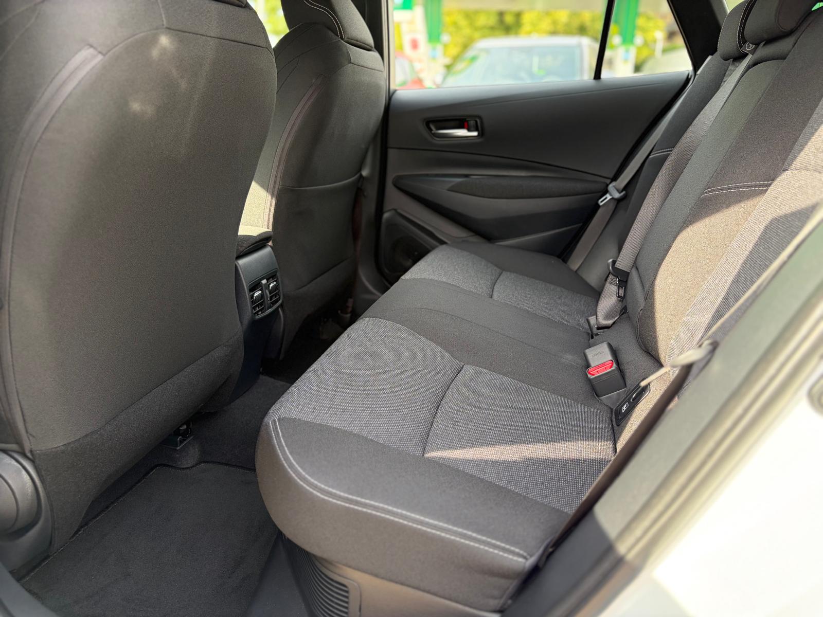 TOYOTA Corolla Touring Sports 1.8 HSD Comfort e-CVT-image-10