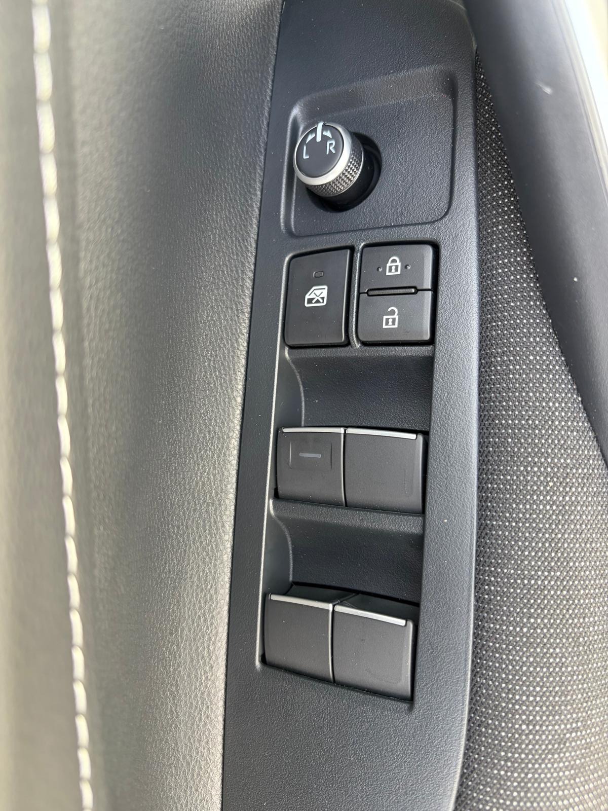 TOYOTA Corolla Touring Sports 1.8 HSD Comfort e-CVT-image-17