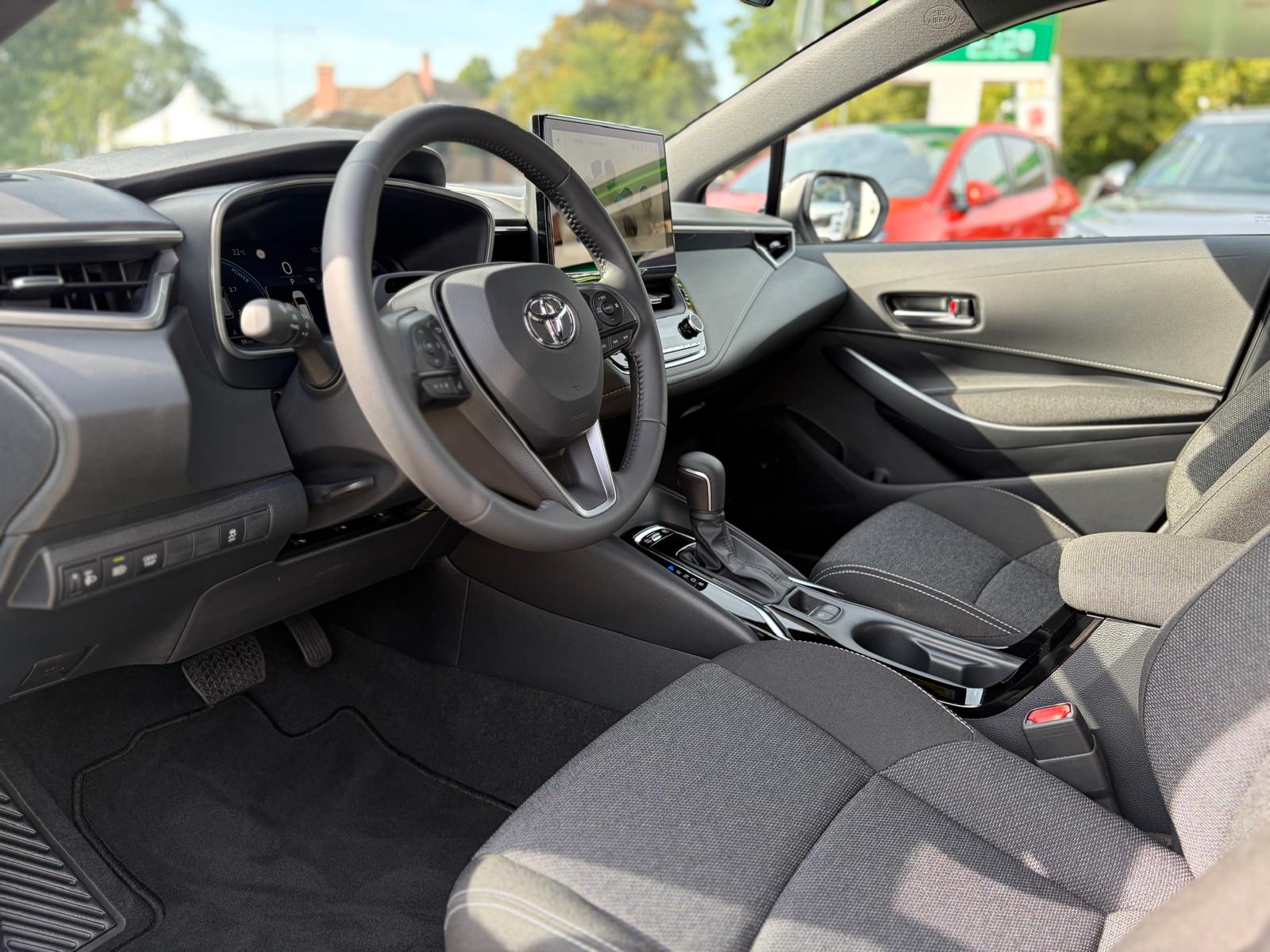 TOYOTA Corolla Touring Sports 1.8 HSD Comfort e-CVT-image-8
