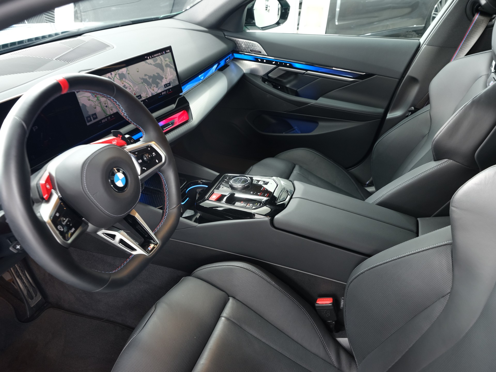 BMW M5 xDrive Touring *M-Performance* *Individual* *Werksgarantie*-image-20