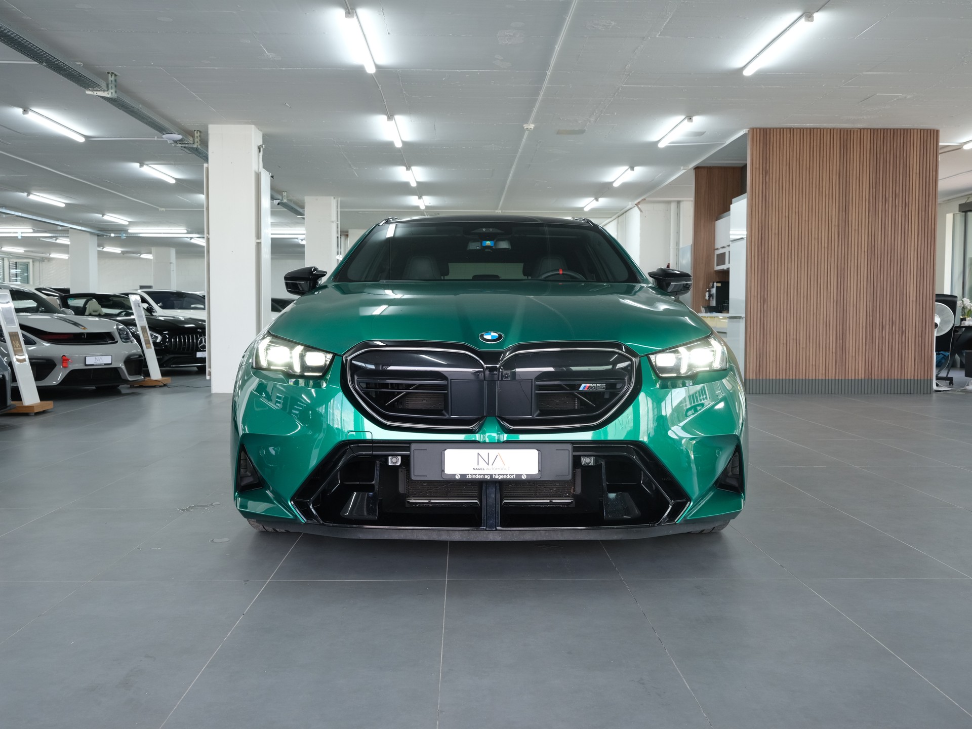 BMW M5 xDrive Touring *M-Performance* *Individual* *Werksgarantie*-image-9