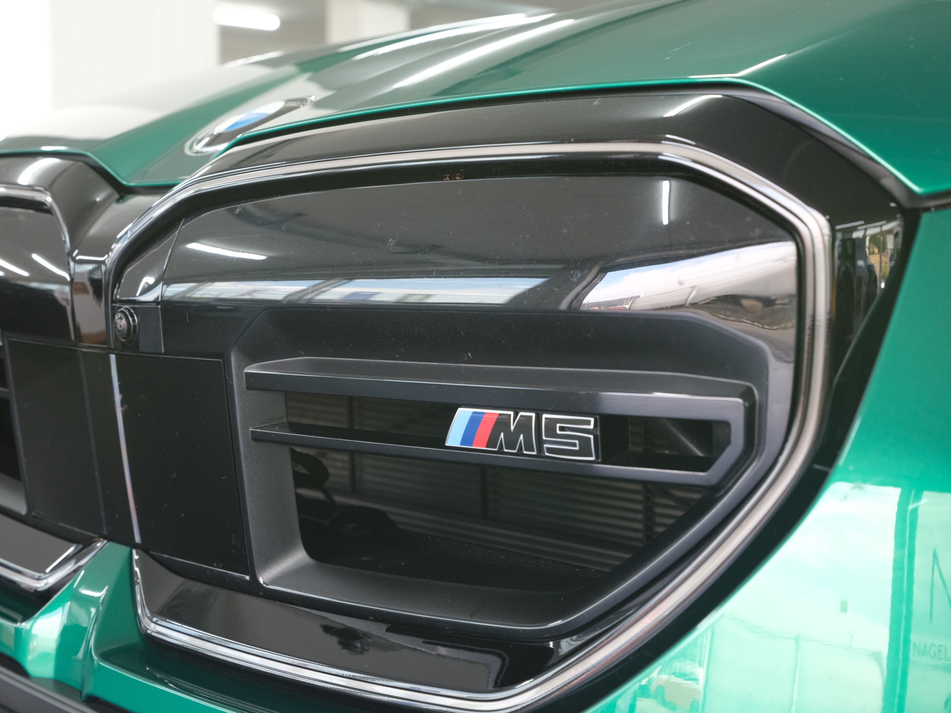 BMW M5 xDrive Touring *M-Performance* *Individual* *Werksgarantie*-image-11