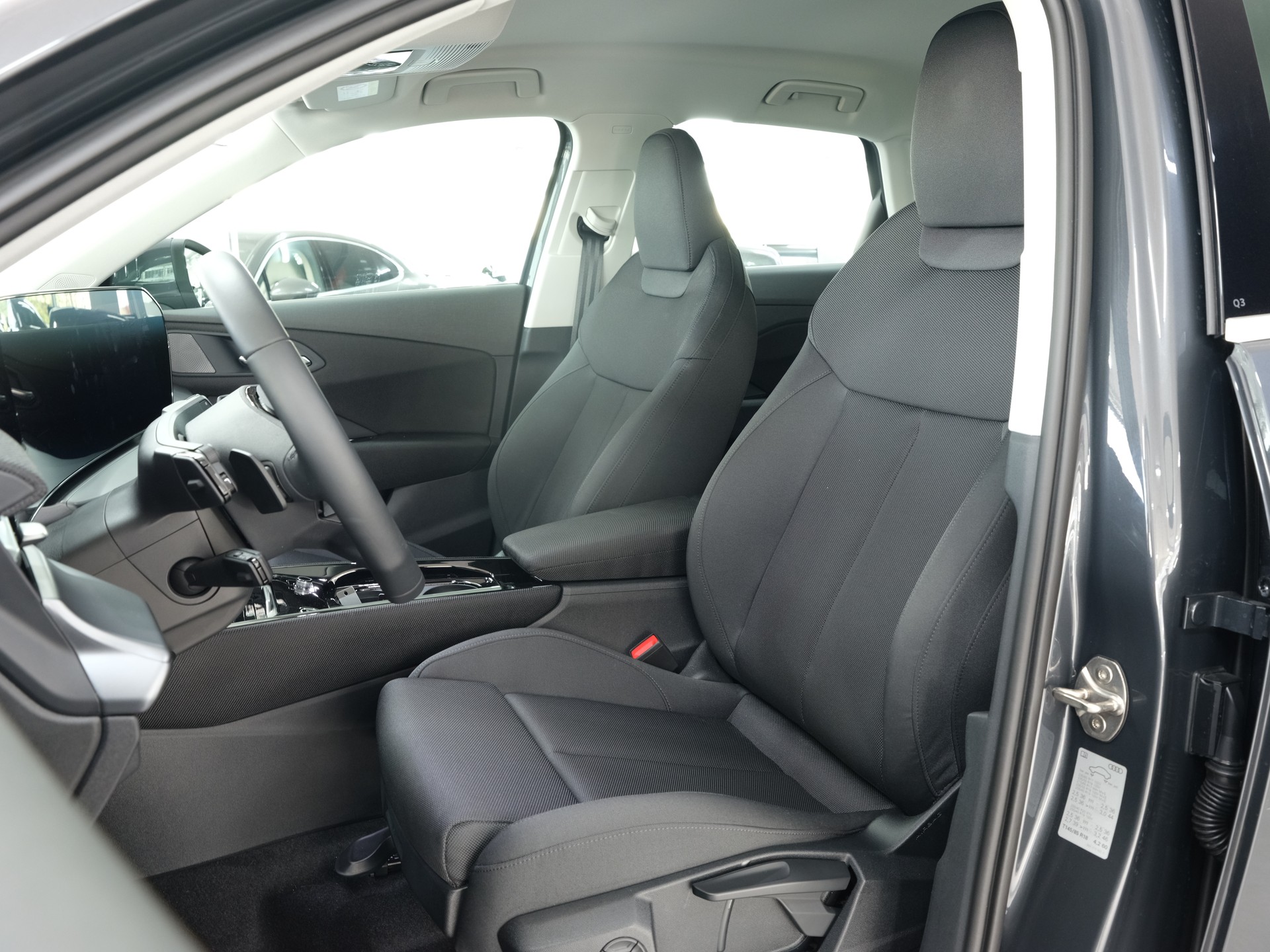 AUDI Q3 SUV TFSI quattro 150 kW S tronic *Werksgarantie* *1.Hand* *Neuwagen*-image-21