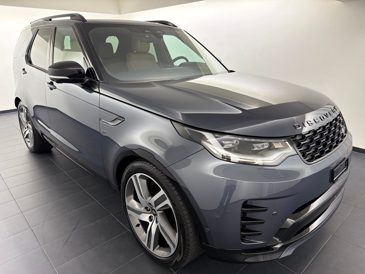 LAND ROVER Disco 3.0D I6 350 Dyn HSE-image-3