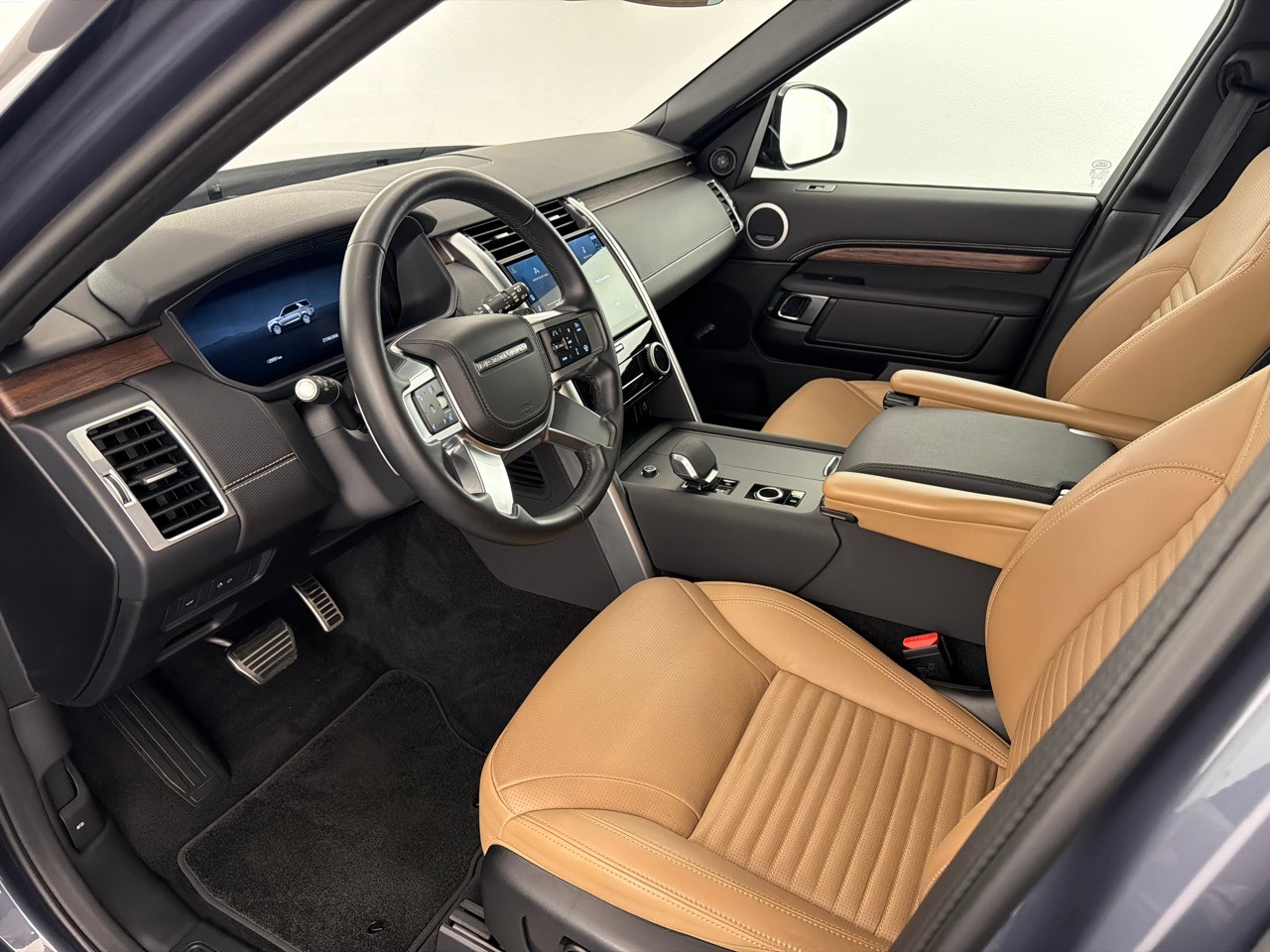 LAND ROVER Disco 3.0D I6 350 Dyn HSE-image-4
