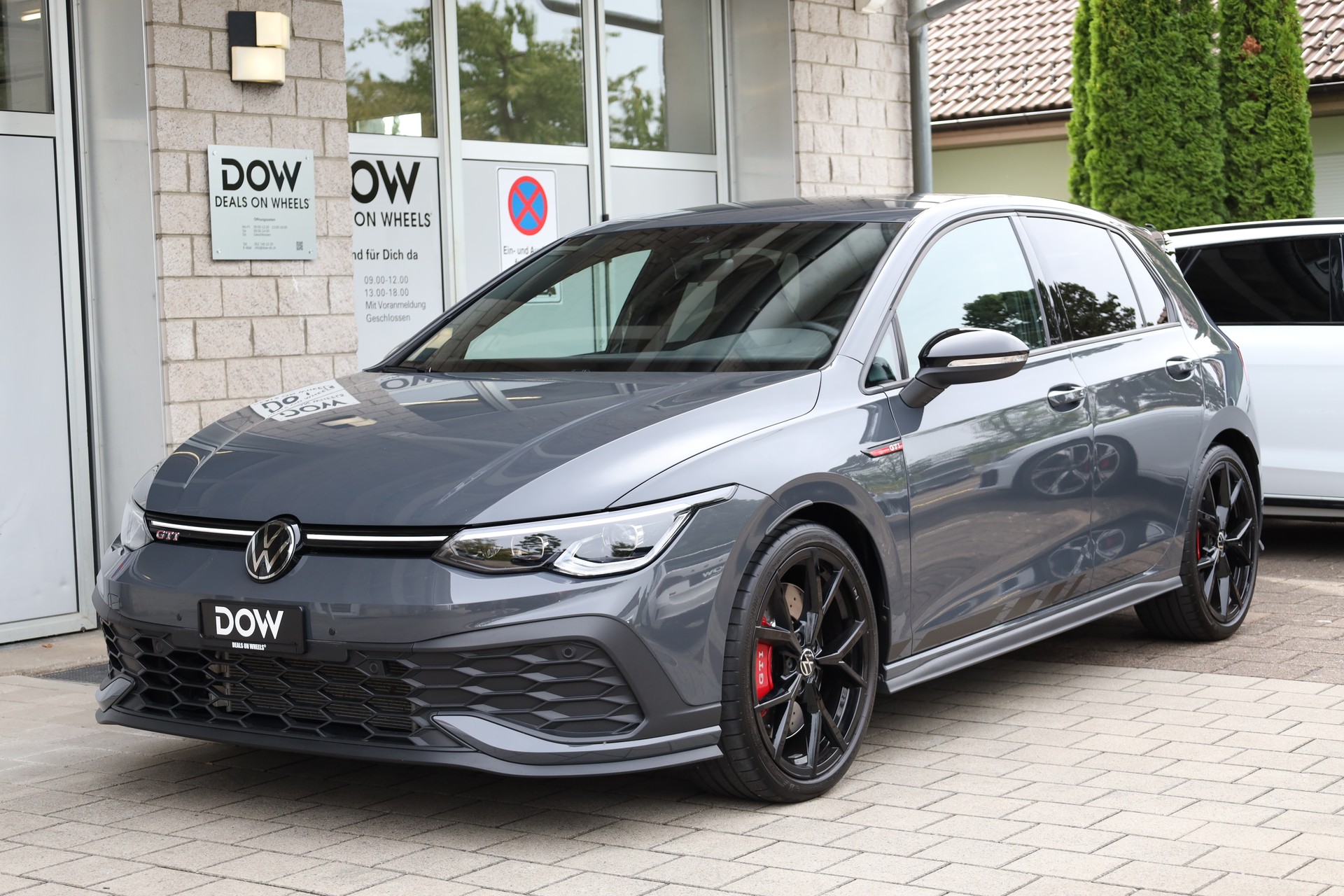 VW Golf 2.0 TSI GTI Clubsport DSG-image-2