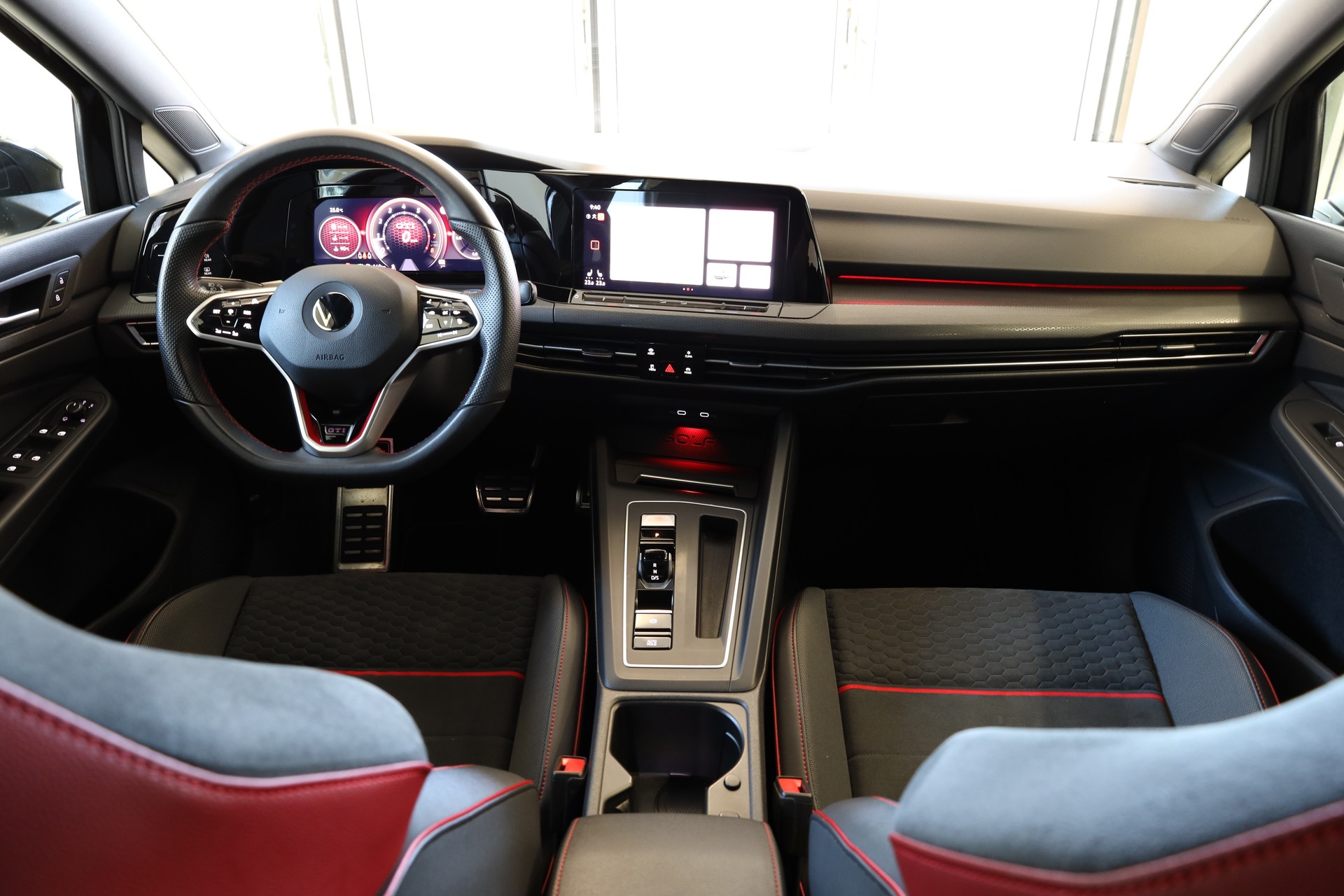 VW Golf 2.0 TSI GTI Clubsport DSG-image-12