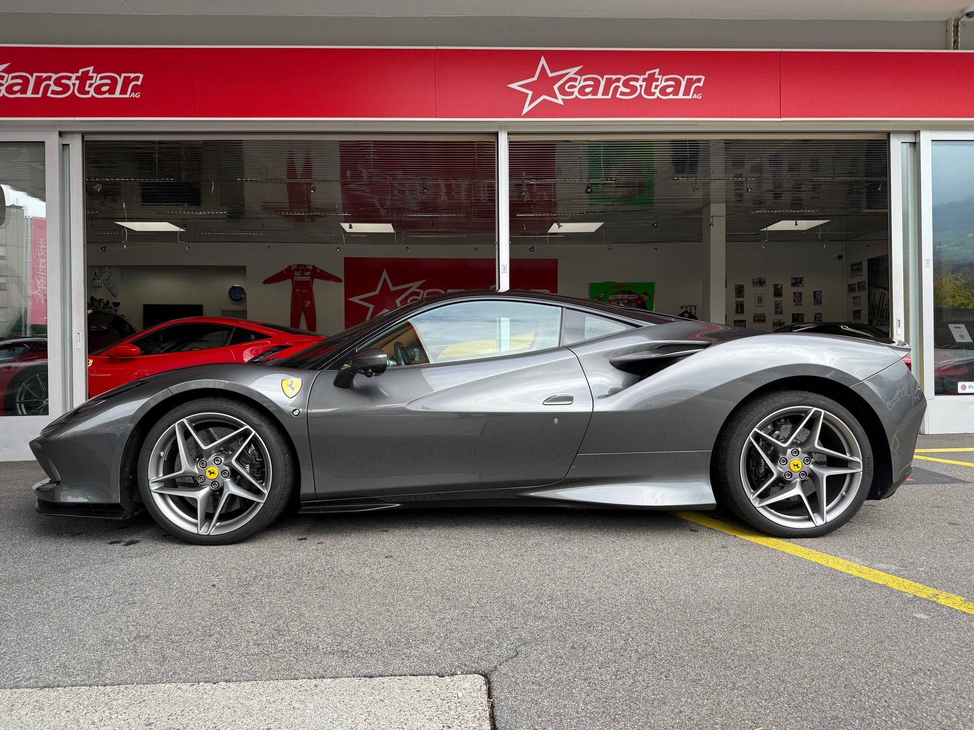 FERRARI F8 Tributo-image-0