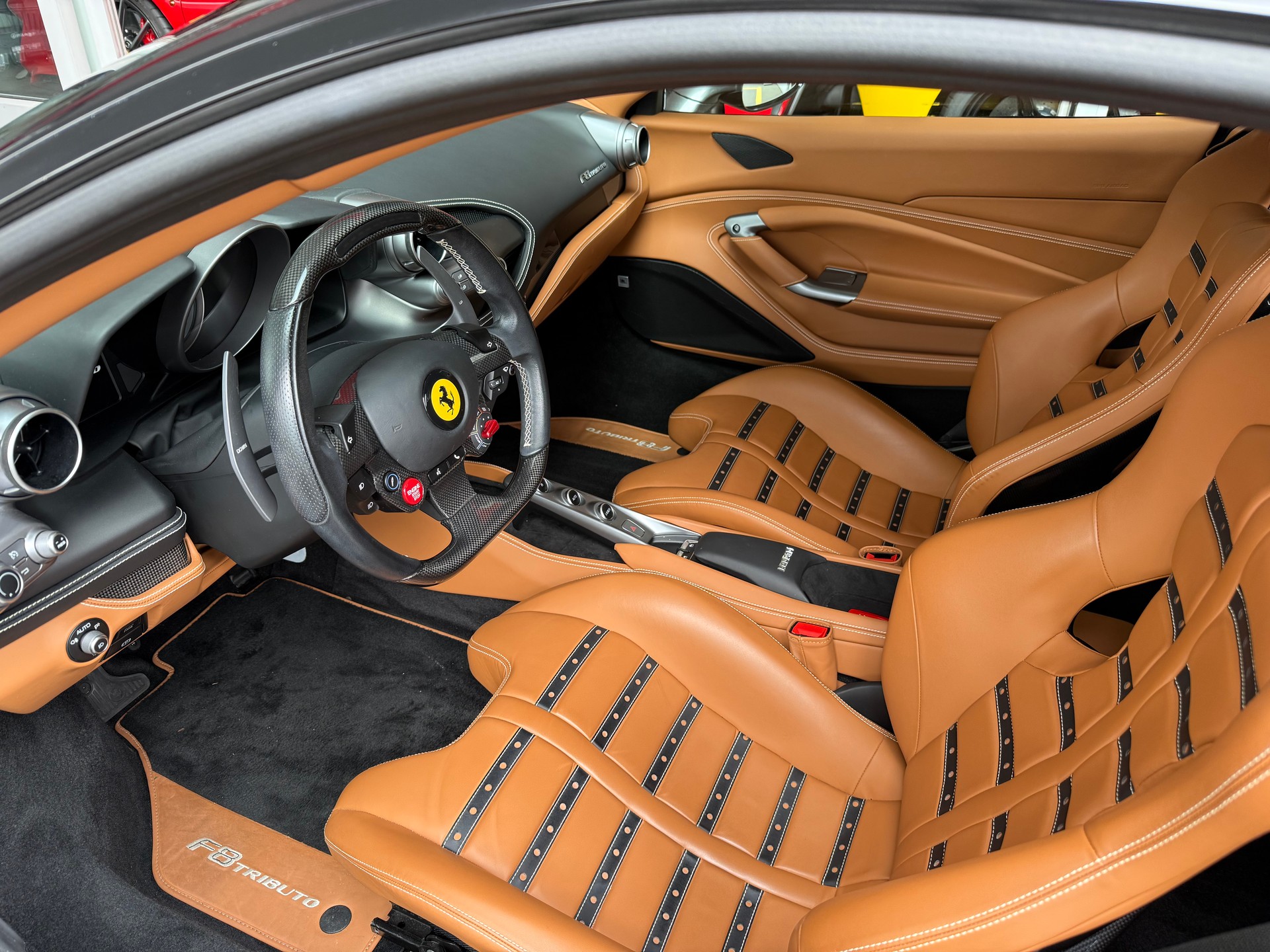 FERRARI F8 Tributo-image-4