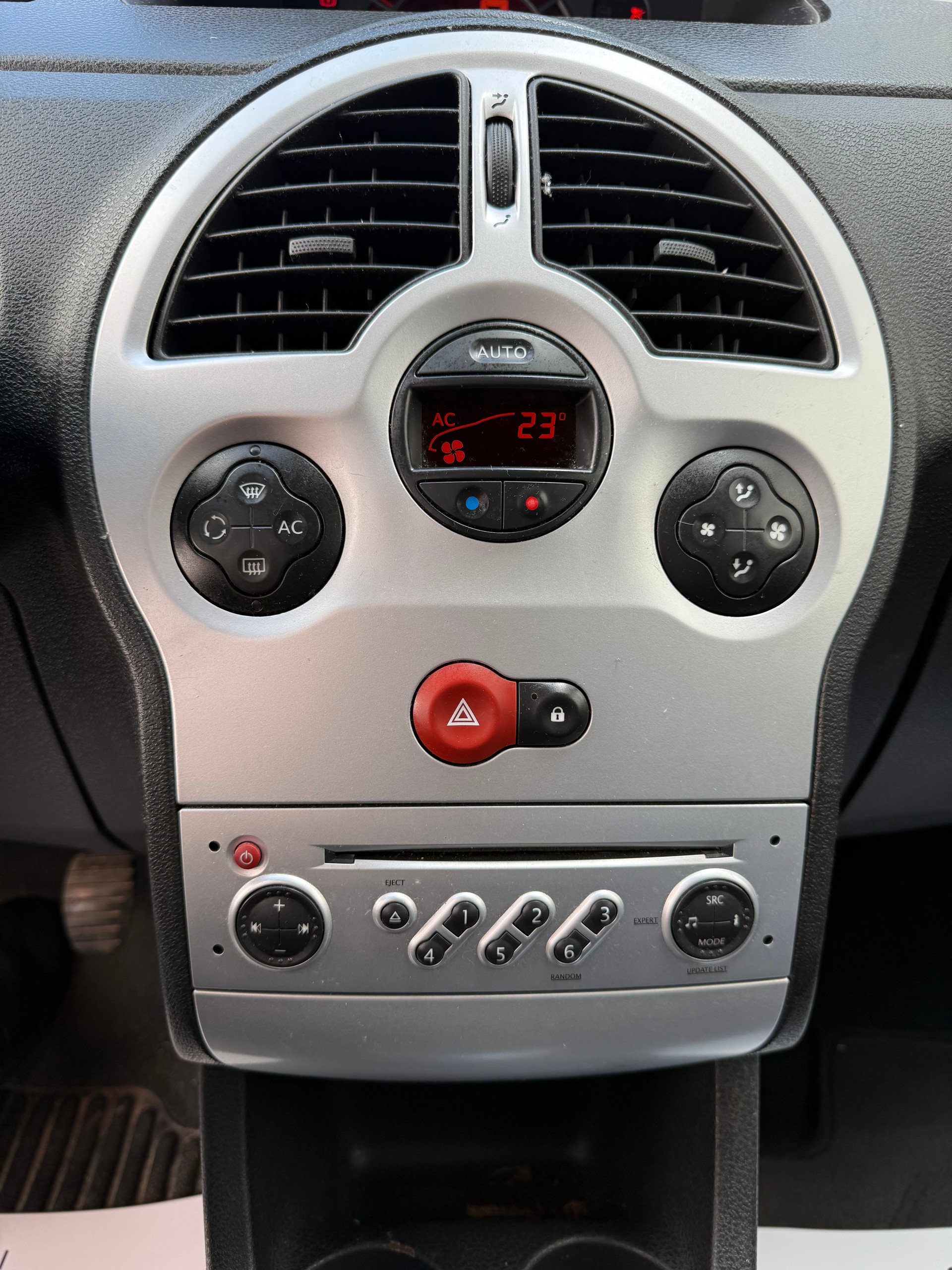 RENAULT Modus 1.5 dCi Dynamique-image-8